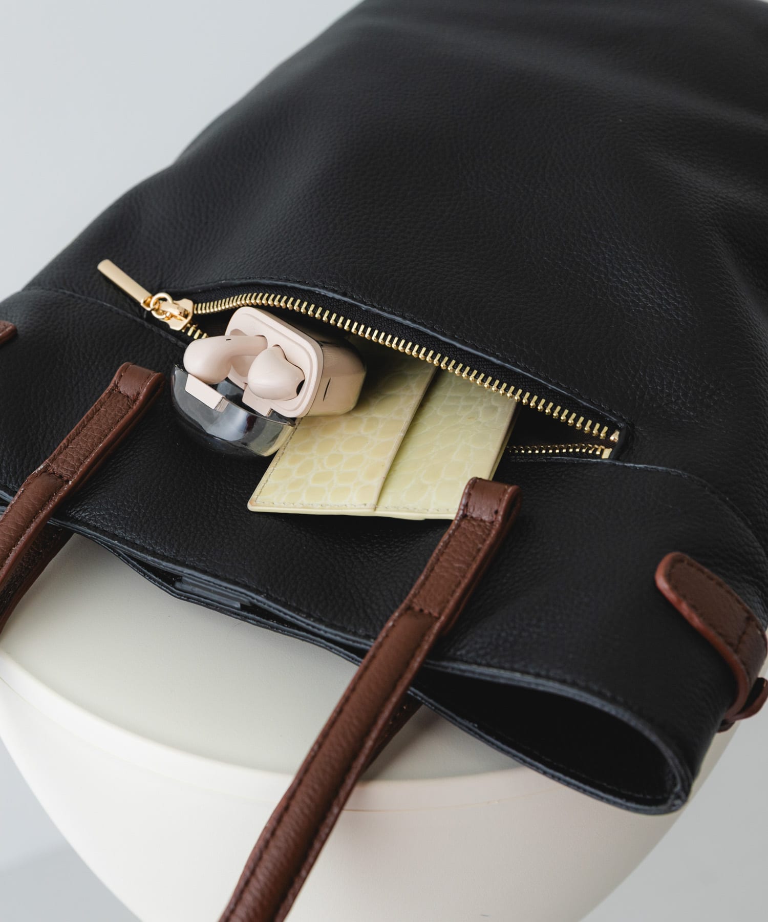 『別注』BEAURE×RODESKO　カウレザーベルトデザイントートバッグ BLKxCHOCO One