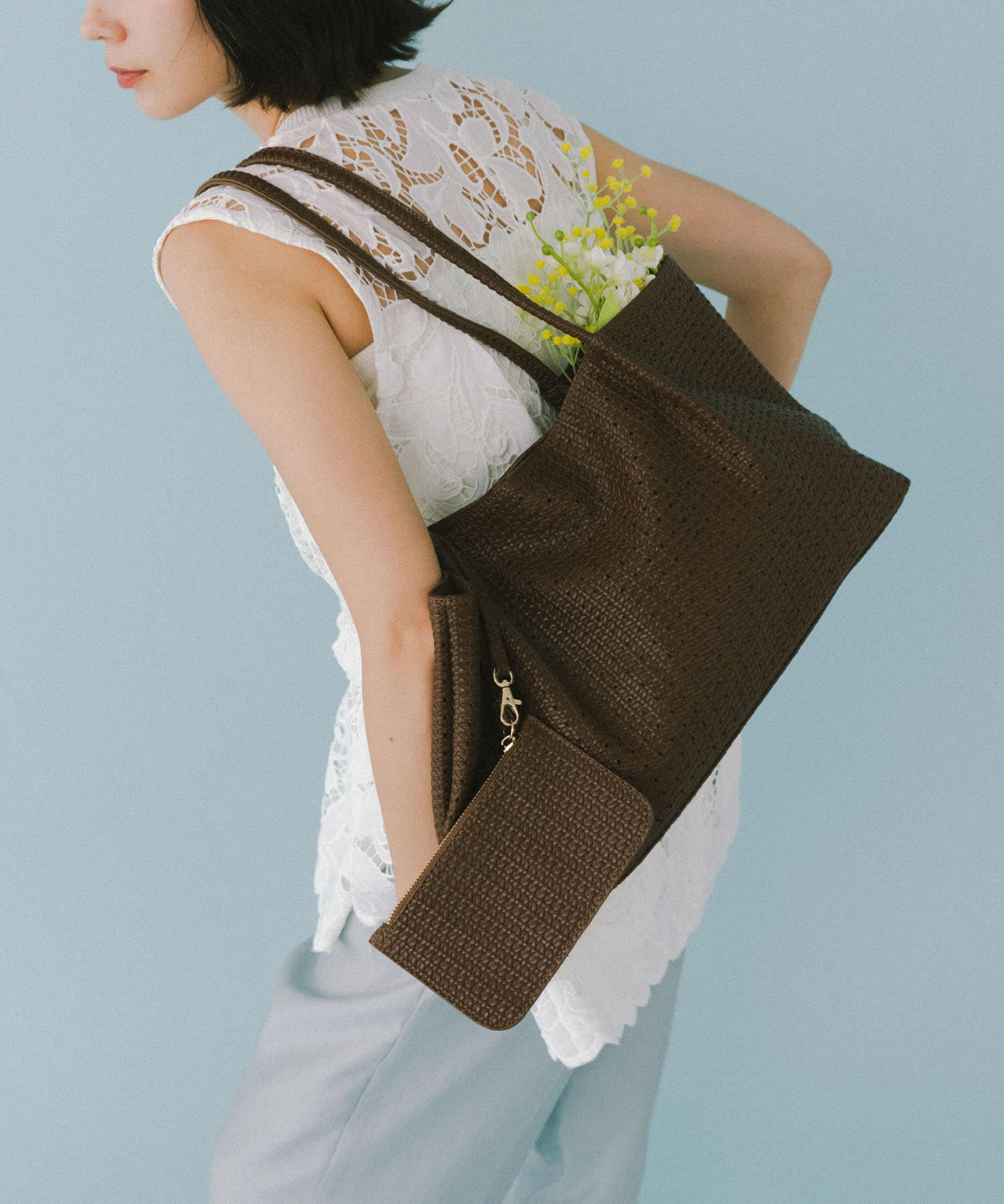 ポーチ付パンチングラージトートバッグ(One BROWN): バッグ｜URBAN