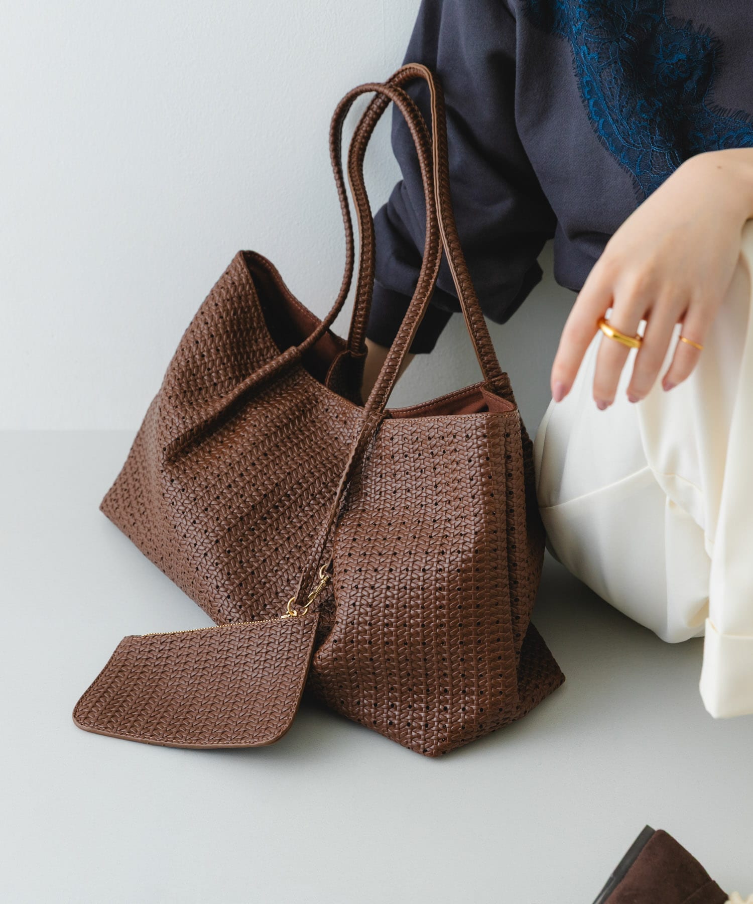 ポーチ付パンチングラージトートバッグ BROWN One