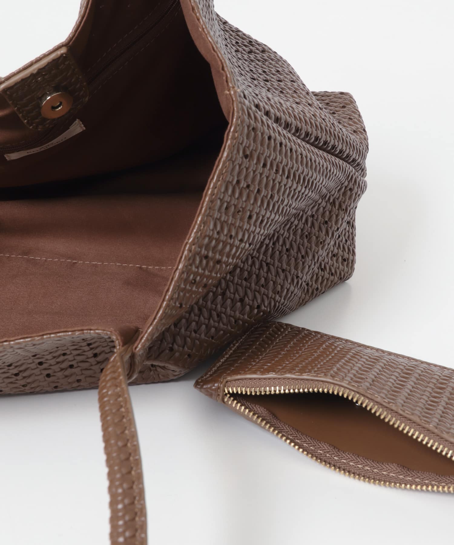 ポーチ付パンチングラージトートバッグ BROWN One