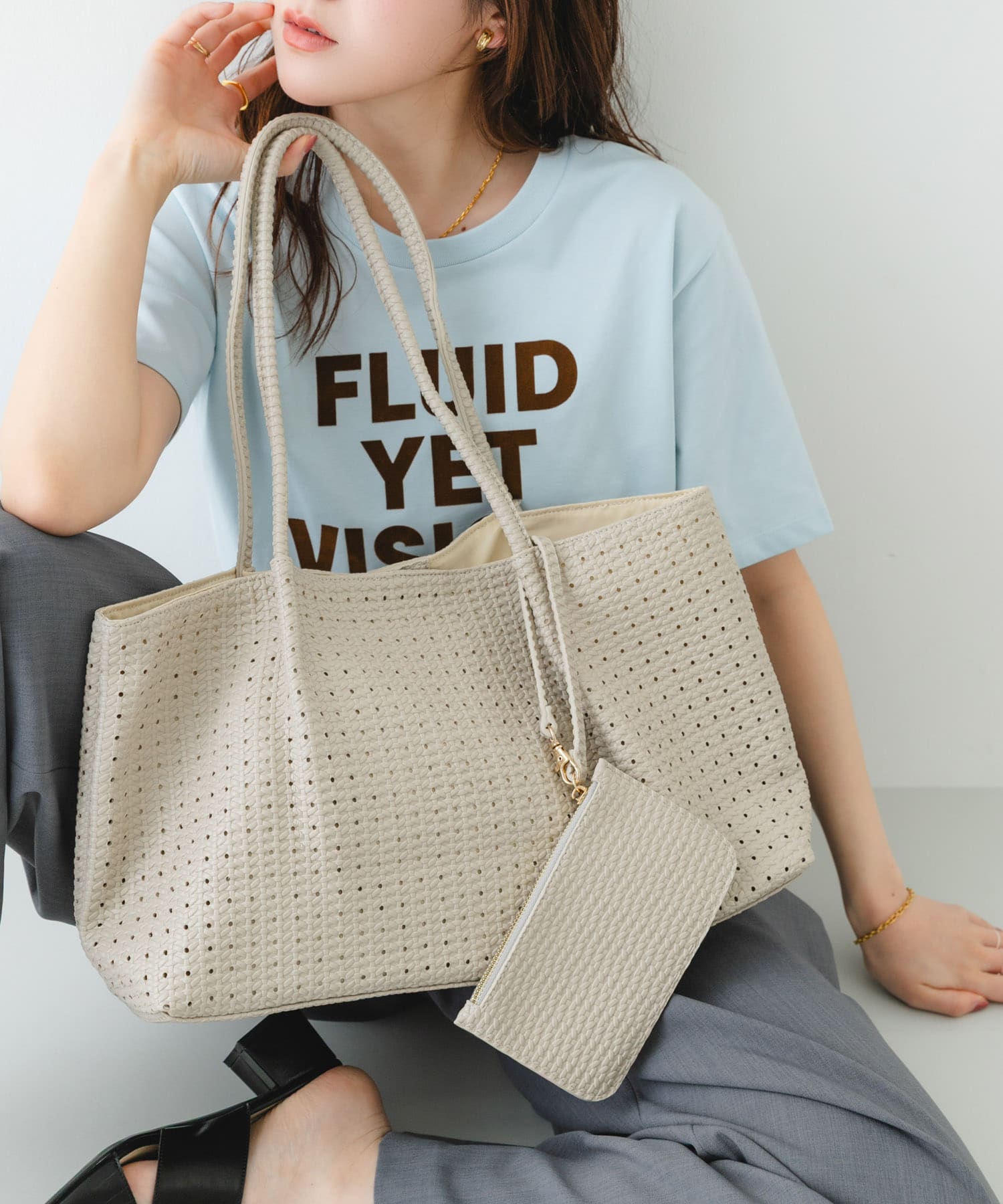 ポーチ付パンチングラージトートバッグ IVORY One