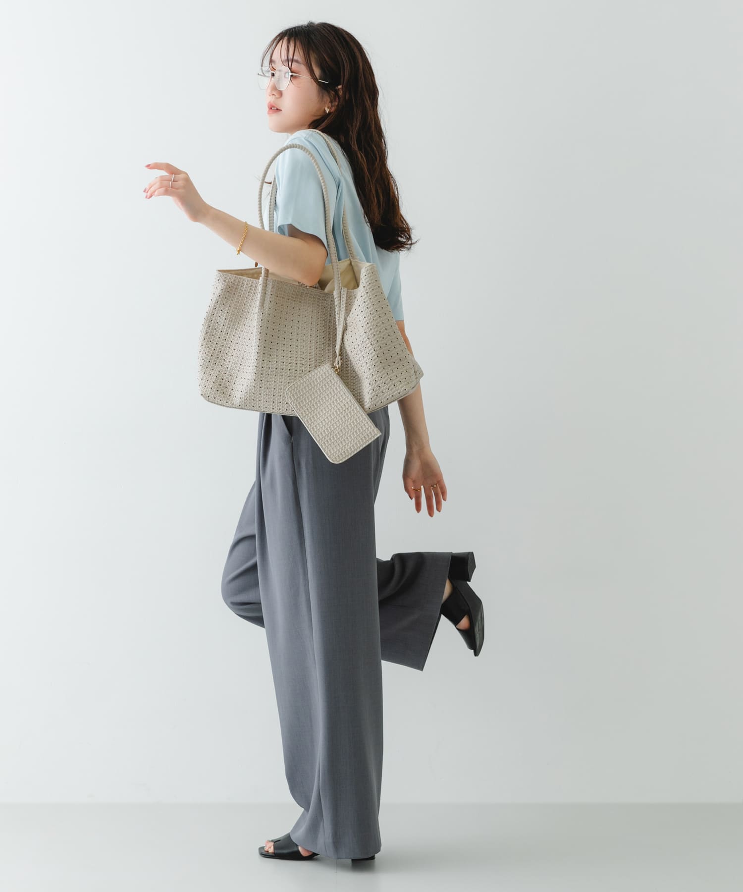 ポーチ付パンチングラージトートバッグ IVORY One