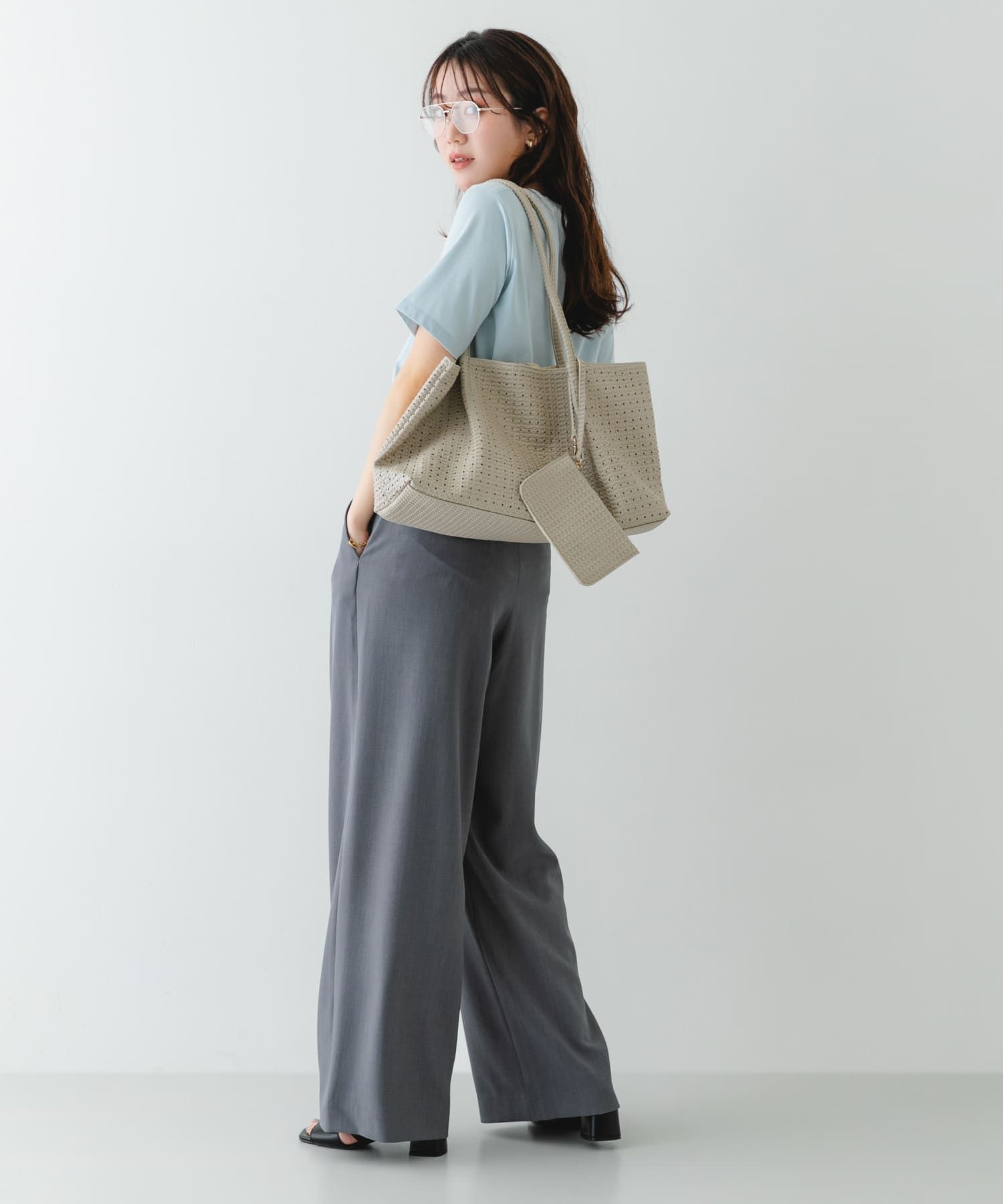 ポーチ付パンチングラージトートバッグ IVORY One