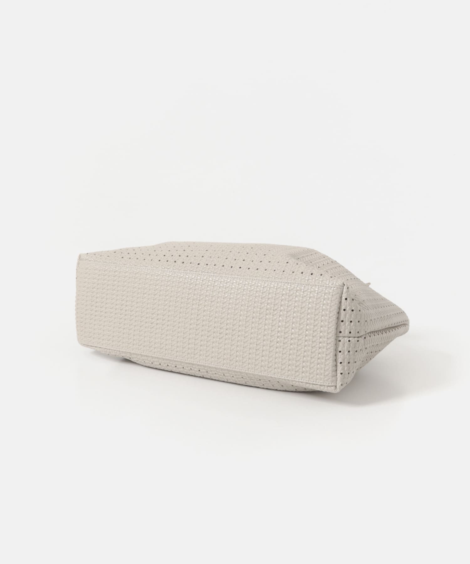 ポーチ付パンチングラージトートバッグ IVORY One