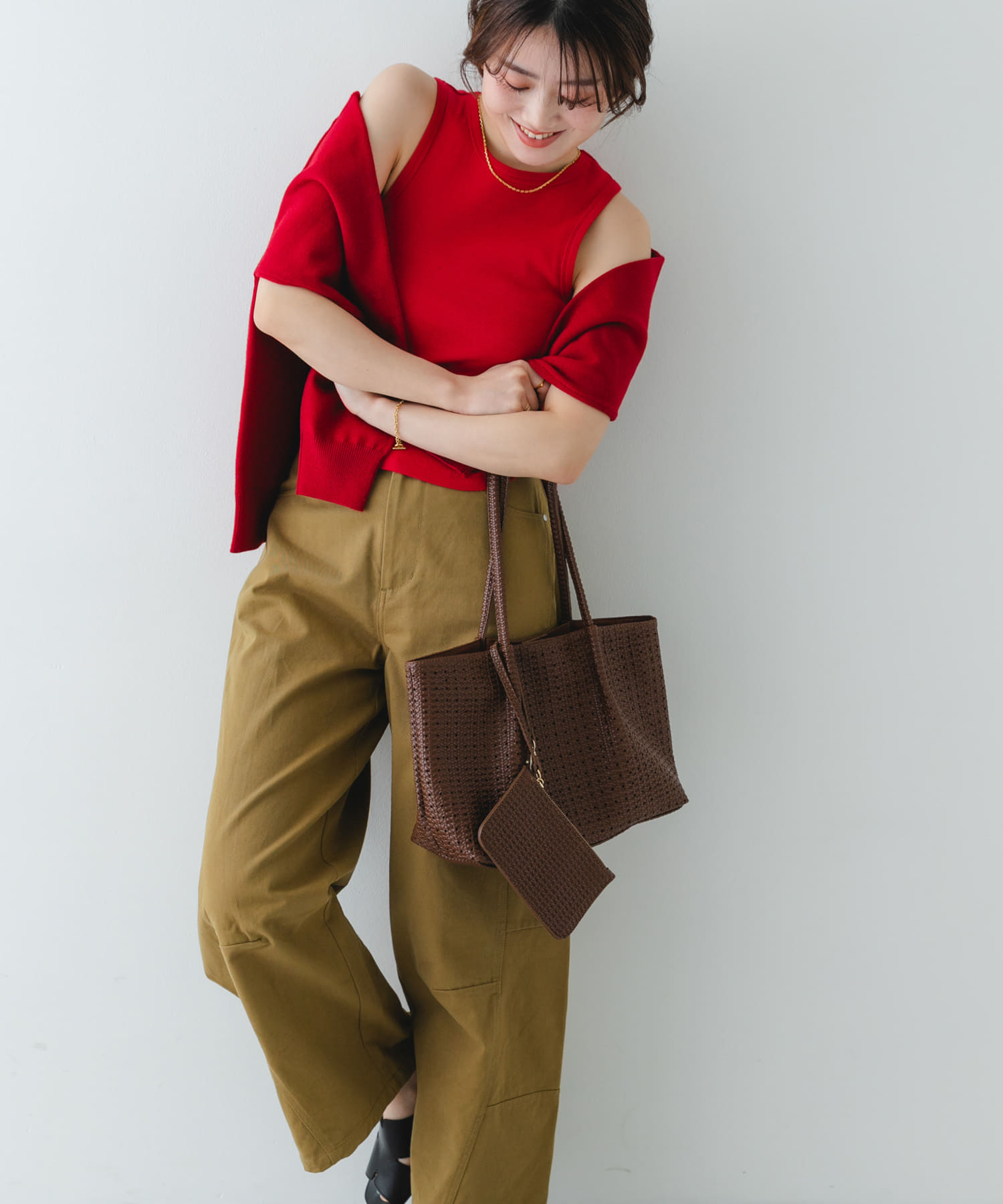 ポーチ付パンチングミドルトートバッグ BROWN One