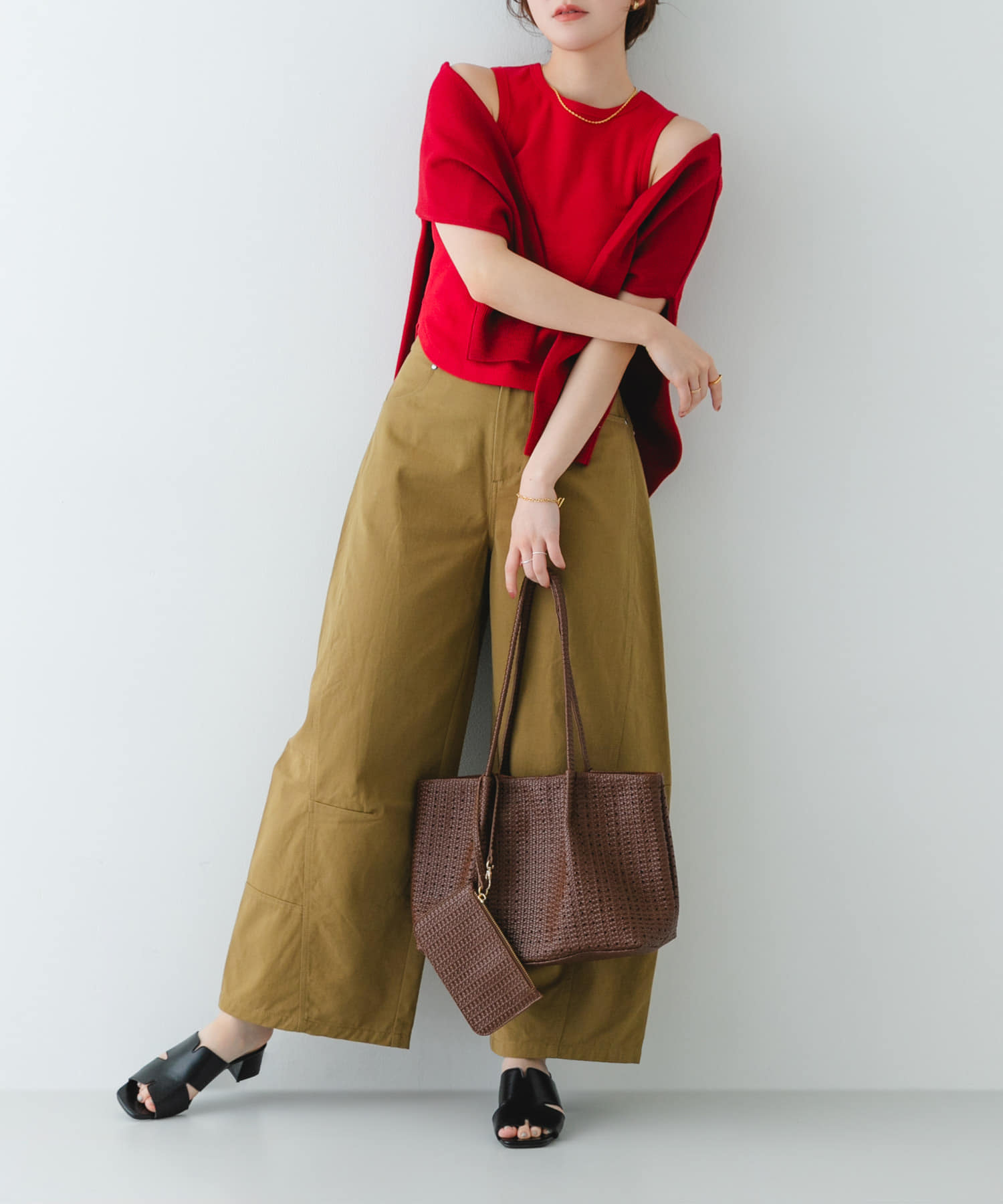 ポーチ付パンチングミドルトートバッグ BROWN One
