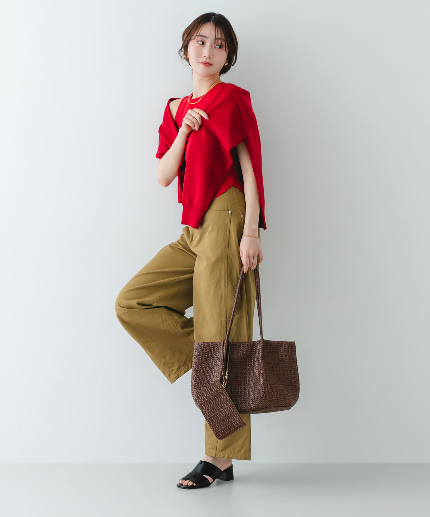 ポーチ付パンチングミドルトートバッグ BROWN One