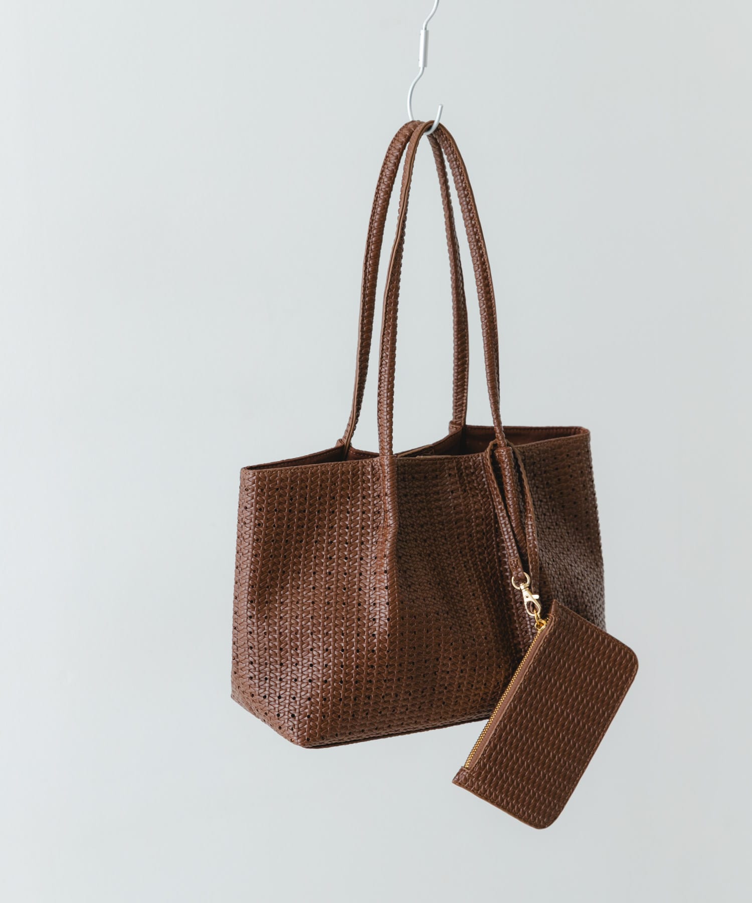 ポーチ付パンチングミドルトートバッグ BROWN One