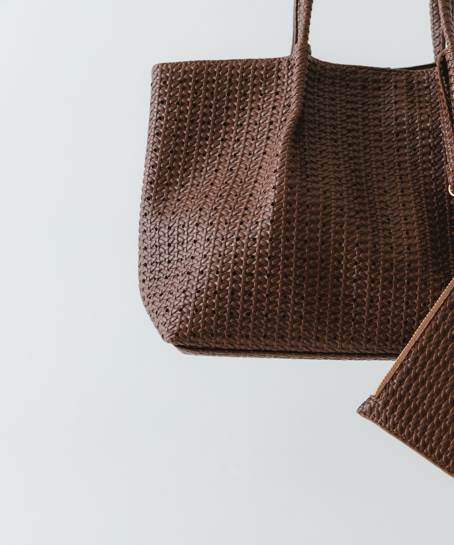 ポーチ付パンチングミドルトートバッグ BROWN One