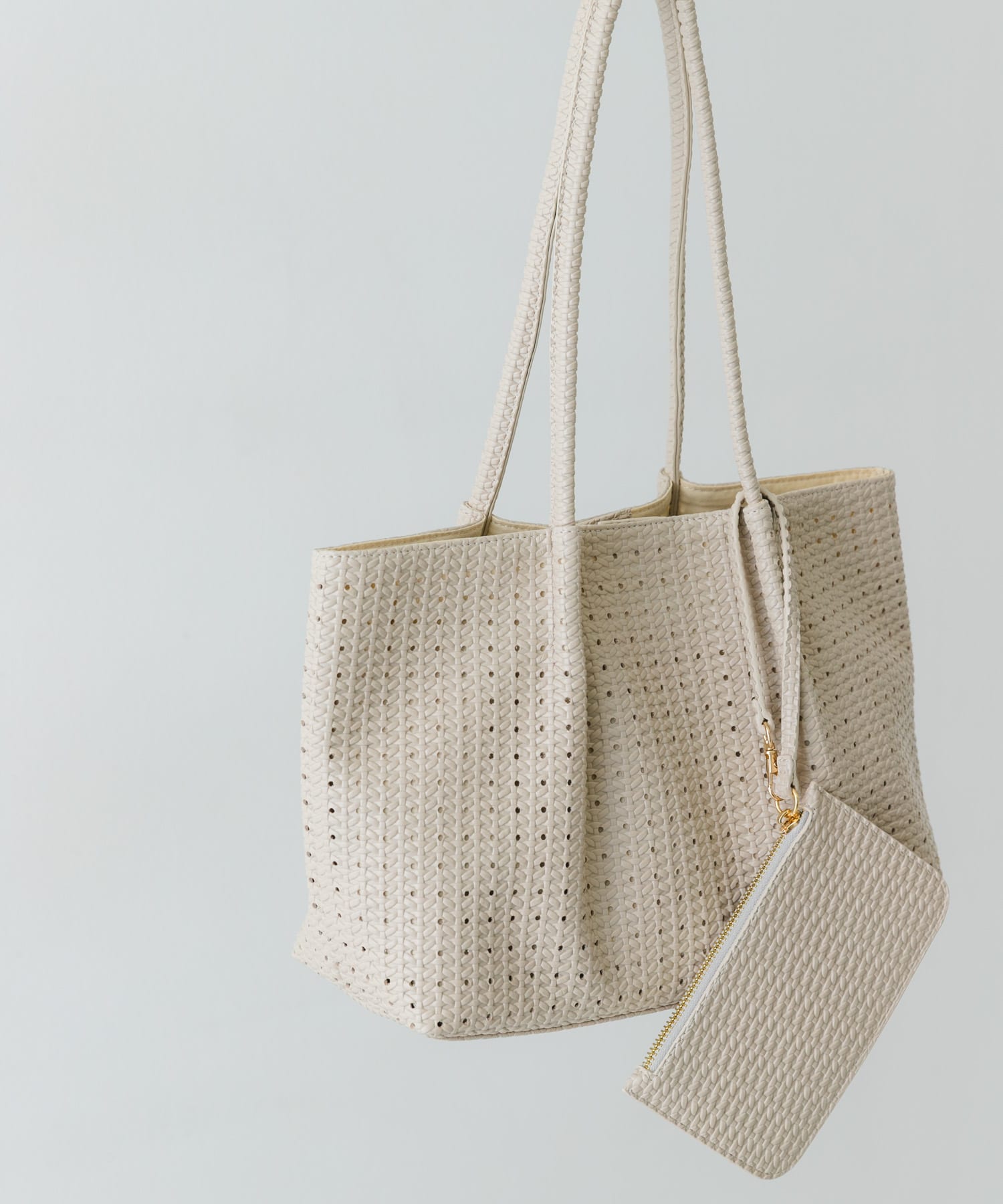 ポーチ付パンチングミドルトートバッグ IVORY One