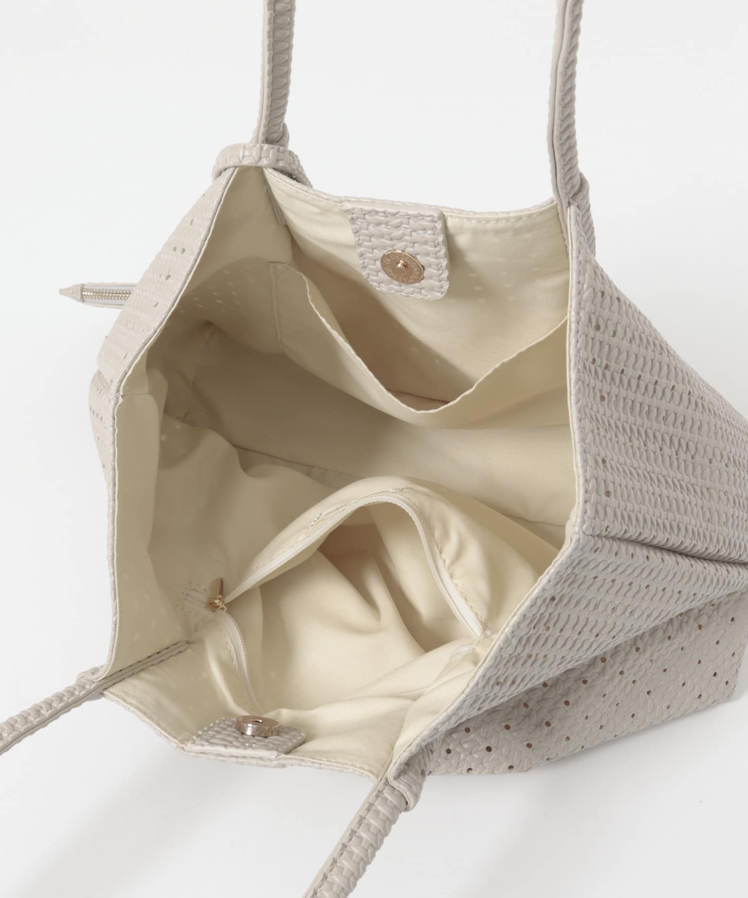 ポーチ付パンチングミドルトートバッグ IVORY One