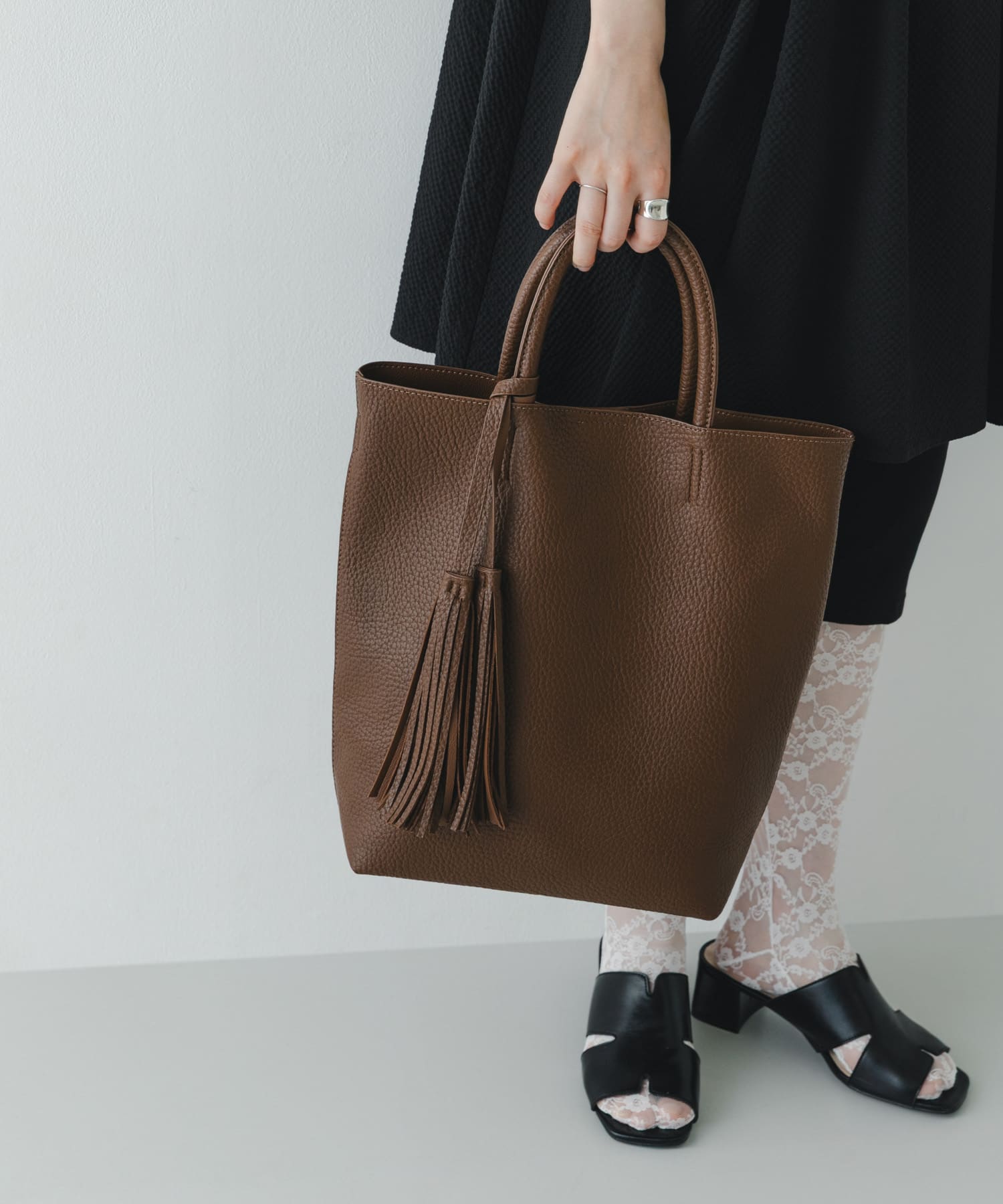 『縦型』タッセル軽量2WAYタテナガトートバッグ BROWN One