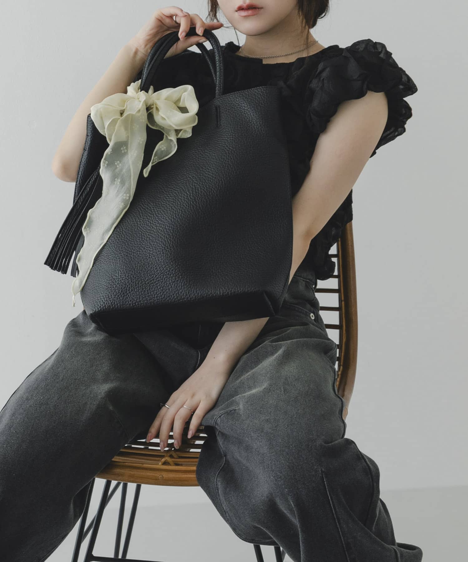 『縦型』タッセル軽量2WAYタテナガトートバッグ BLACK One