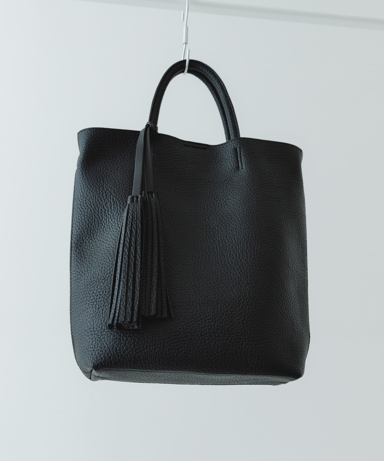 『縦型』タッセル軽量2WAYタテナガトートバッグ BLACK One