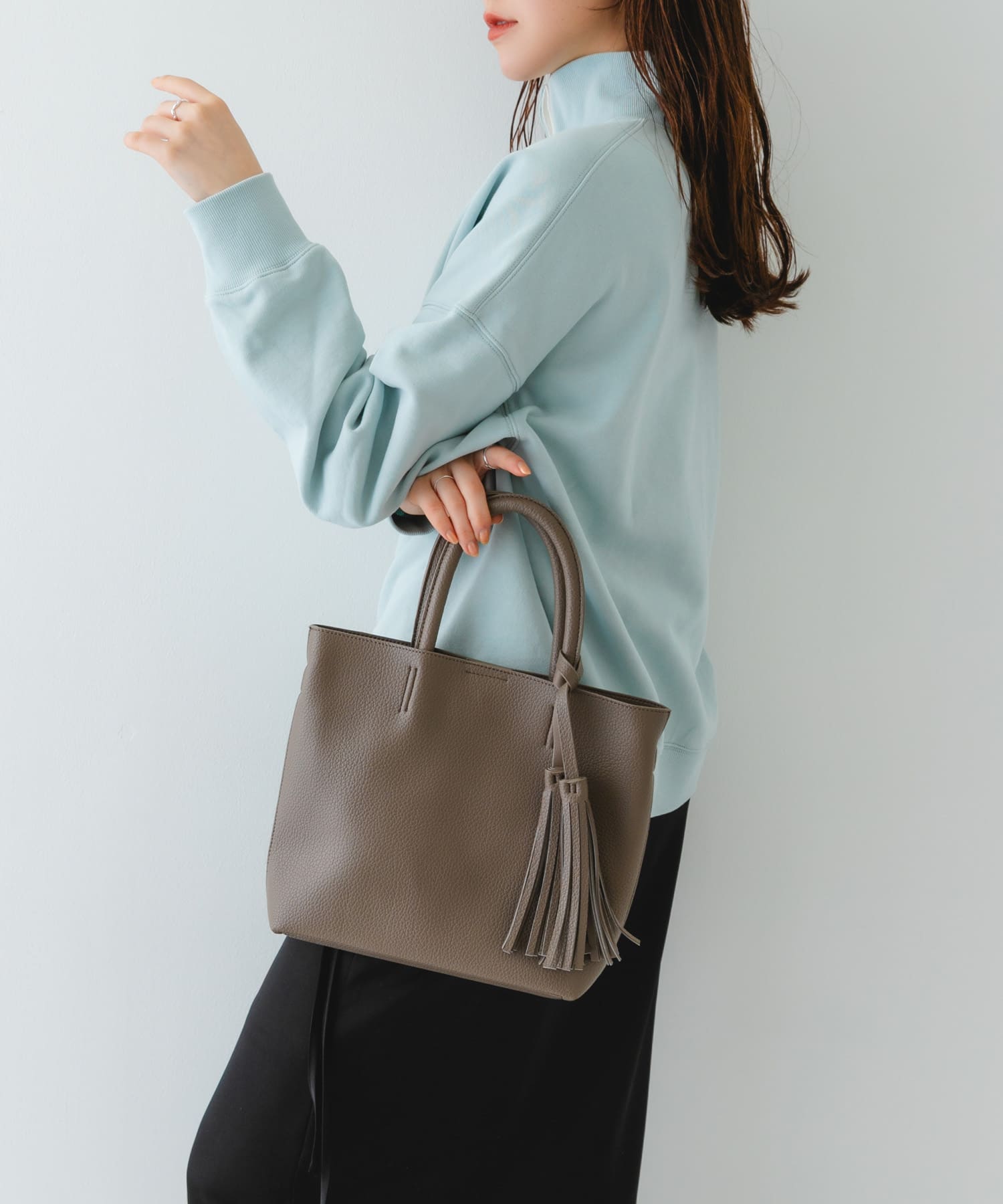 『Sサイズ』タッセル軽量2WAYプチトートバッグ GRAYSH One