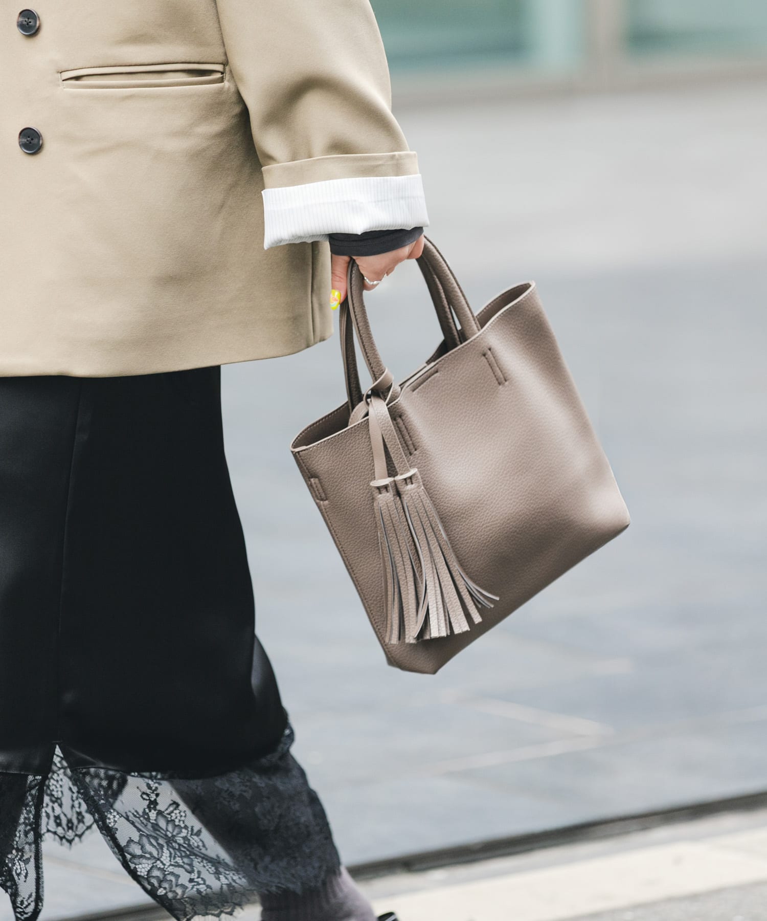 『Sサイズ』タッセル軽量2WAYプチトートバッグ GRAYSH One