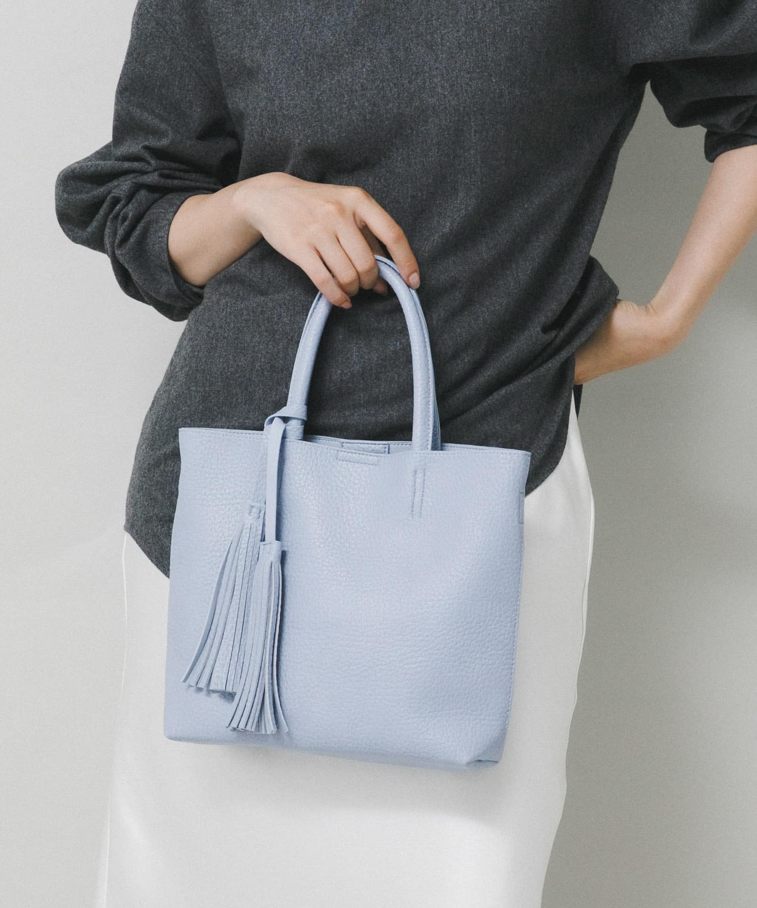 『Sサイズ』タッセル軽量2WAYプチトートバッグ L.BLUE One