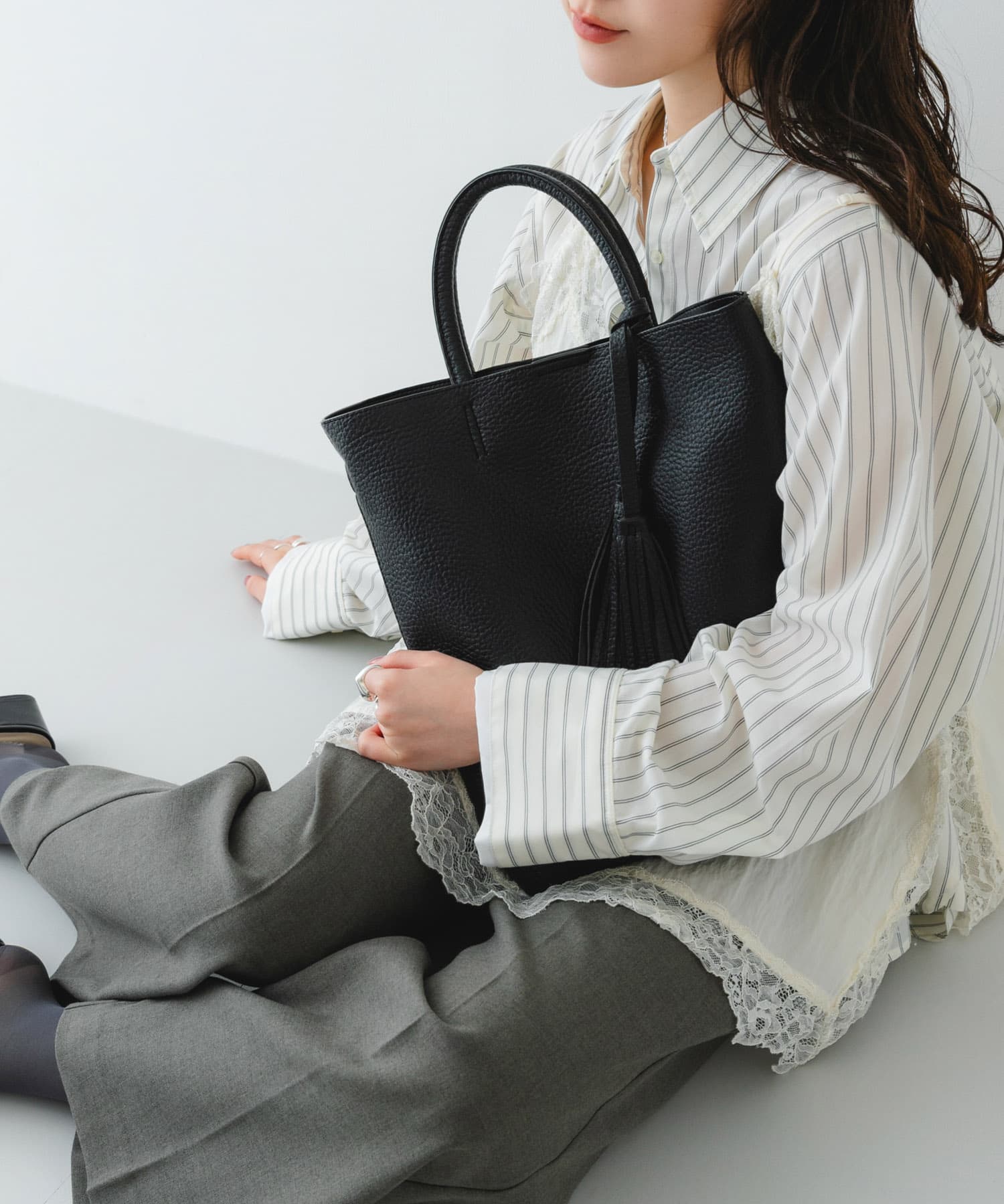 『Sサイズ』タッセル軽量2WAYプチトートバッグ BLACK One