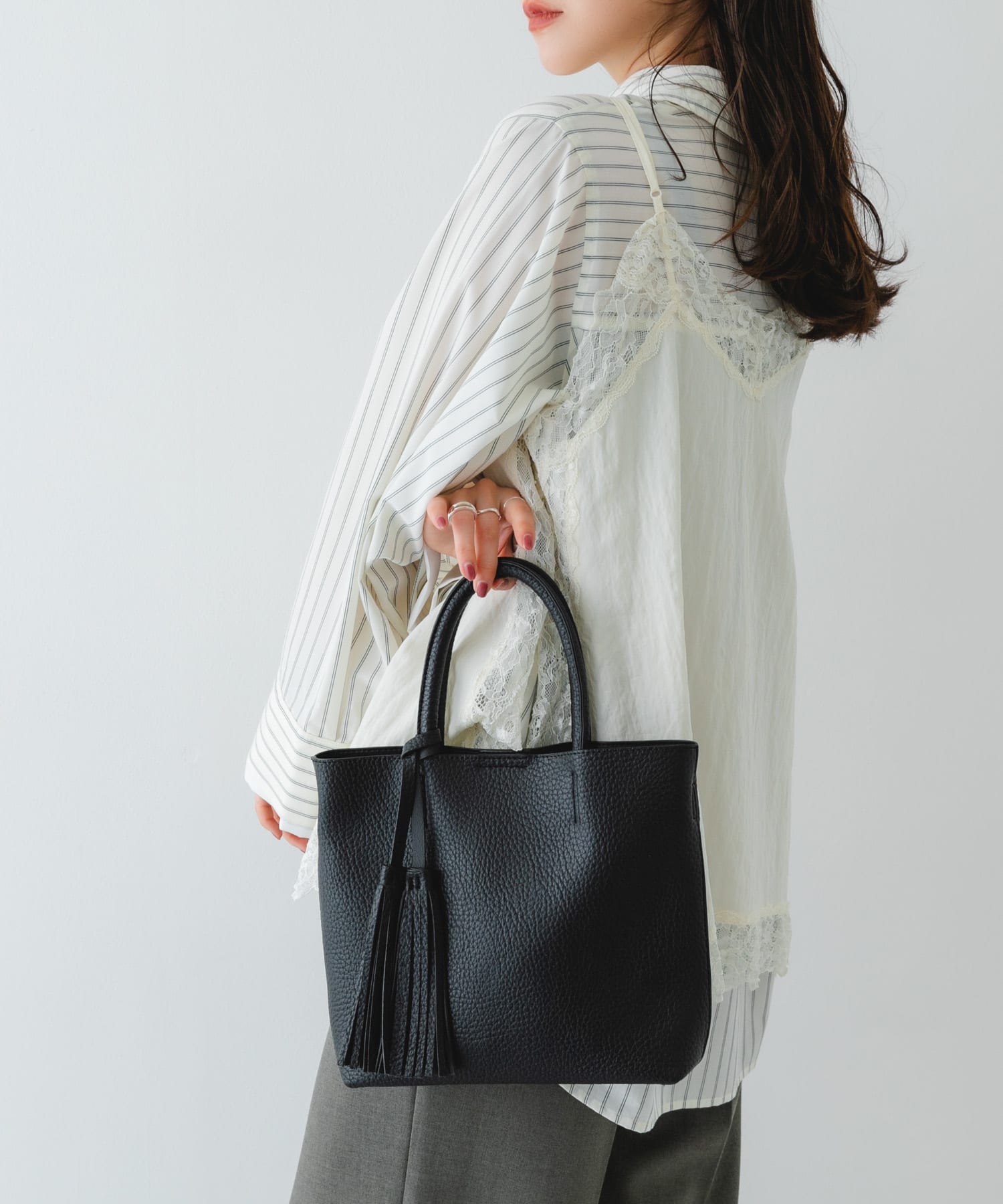 『Sサイズ』タッセル軽量2WAYプチトートバッグ BLACK One