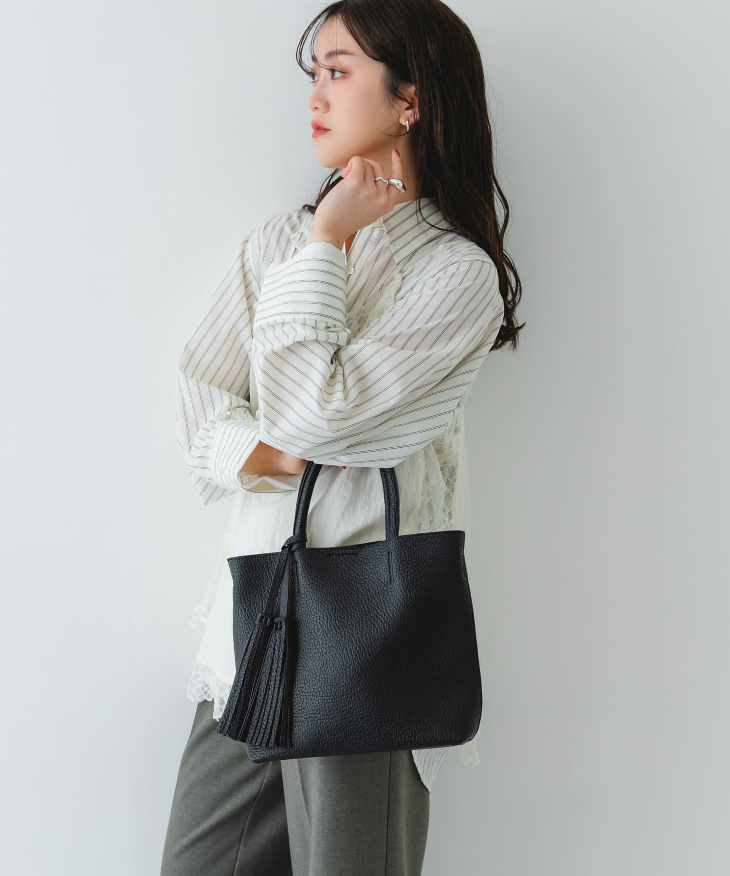 『Sサイズ』タッセル軽量2WAYプチトートバッグ BLACK One