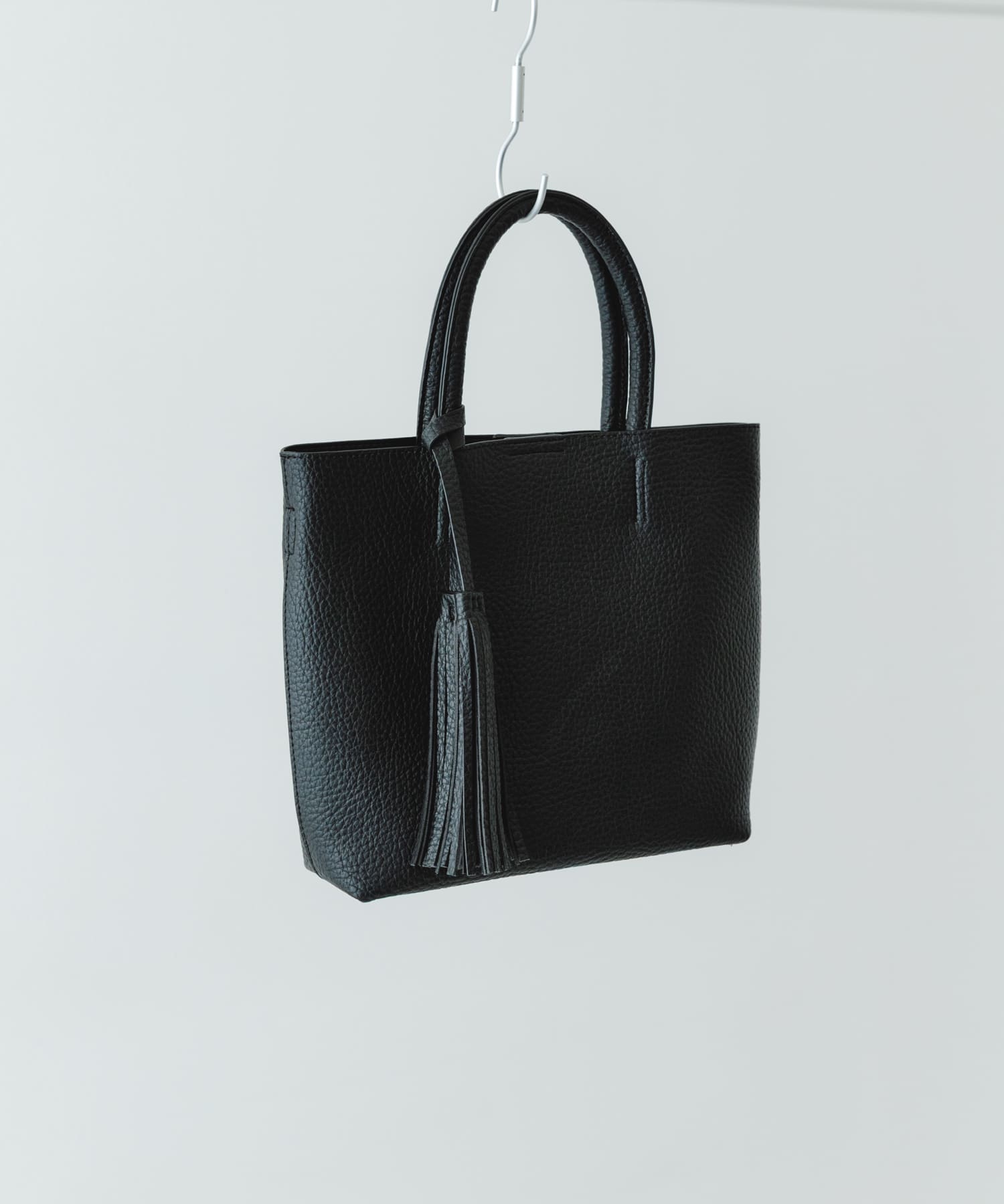 『Sサイズ』タッセル軽量2WAYプチトートバッグ BLACK One