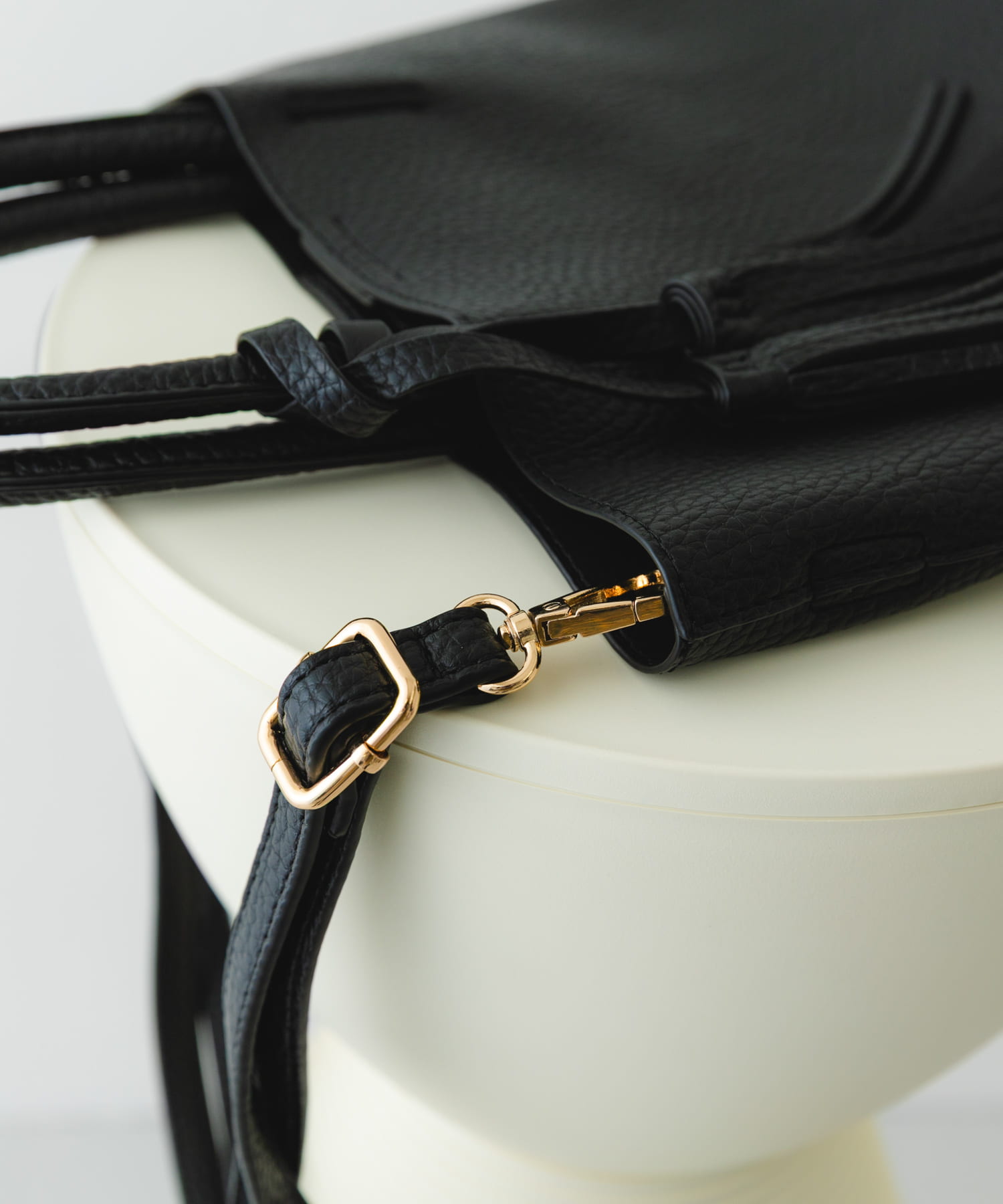 『Sサイズ』タッセル軽量2WAYプチトートバッグ BLACK One