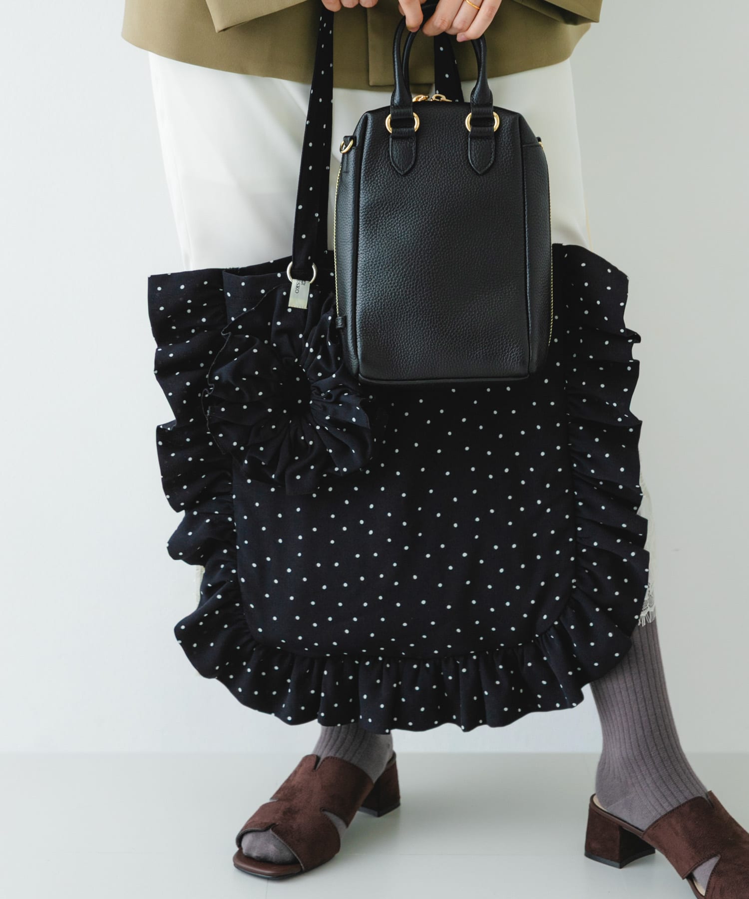 シュシュセットサイドフリルトート BLK/DOT One