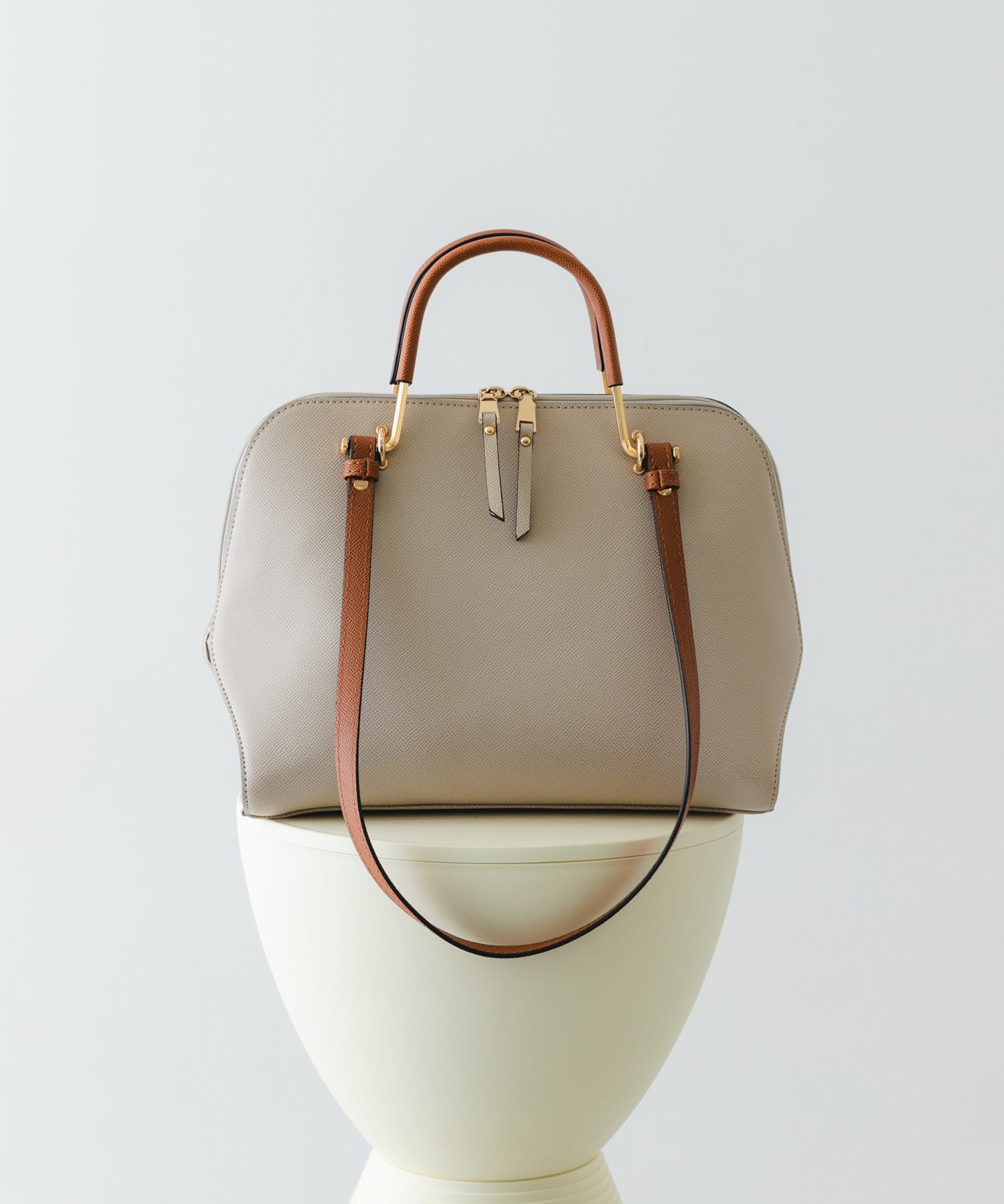 L.BEIGE