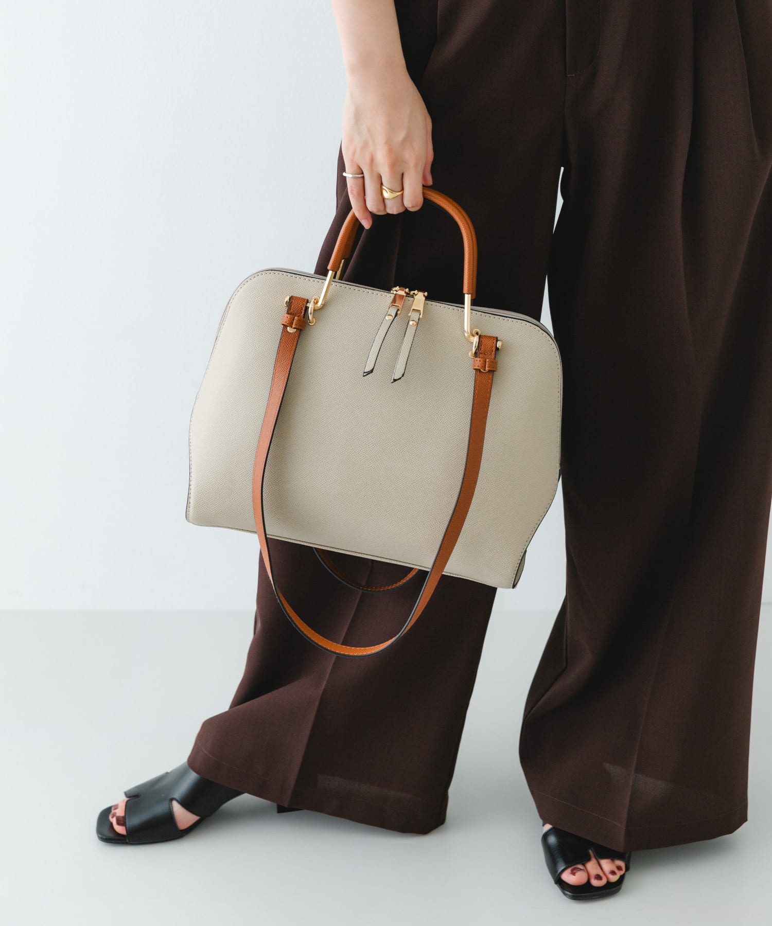 L.BEIGE