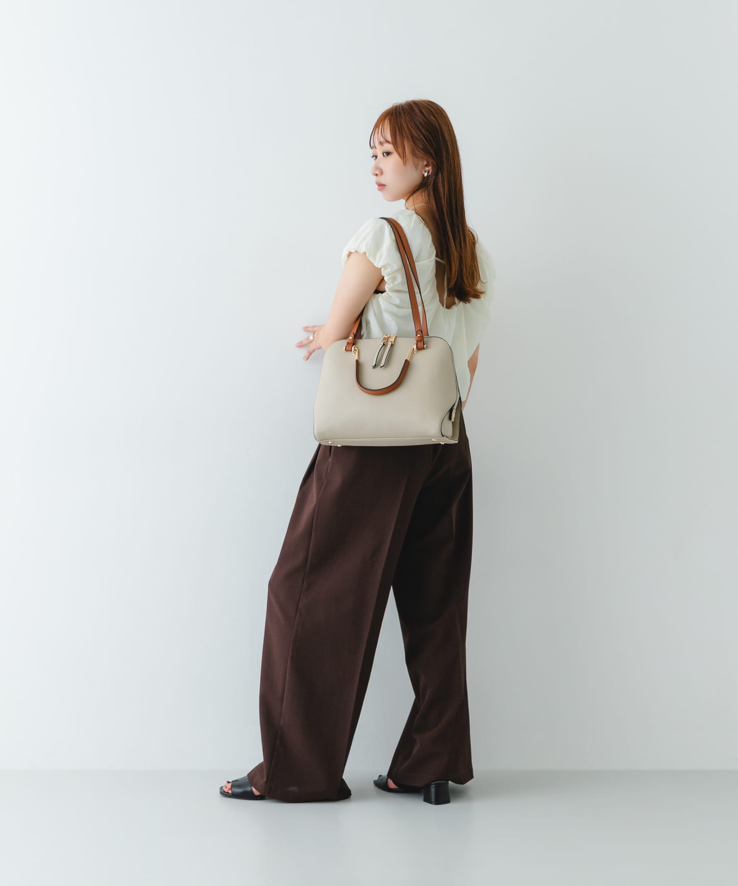 L.BEIGE