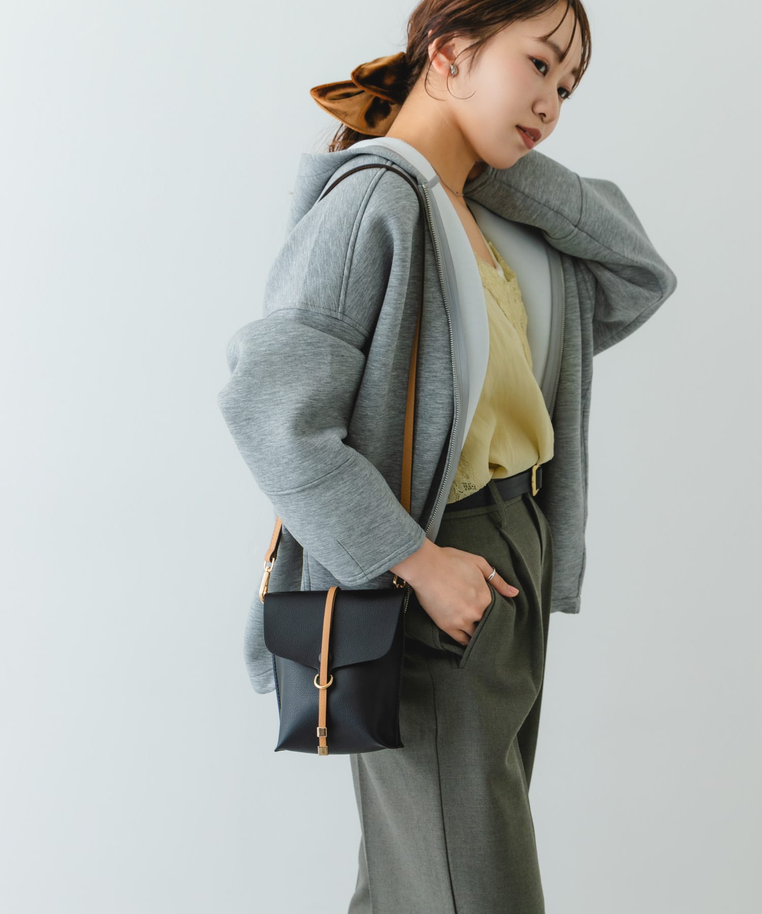 縦型フラップポシェット BLKxCML One