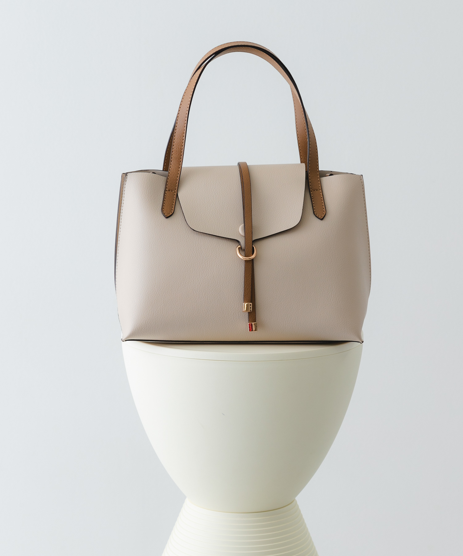 フラップトートバッグ