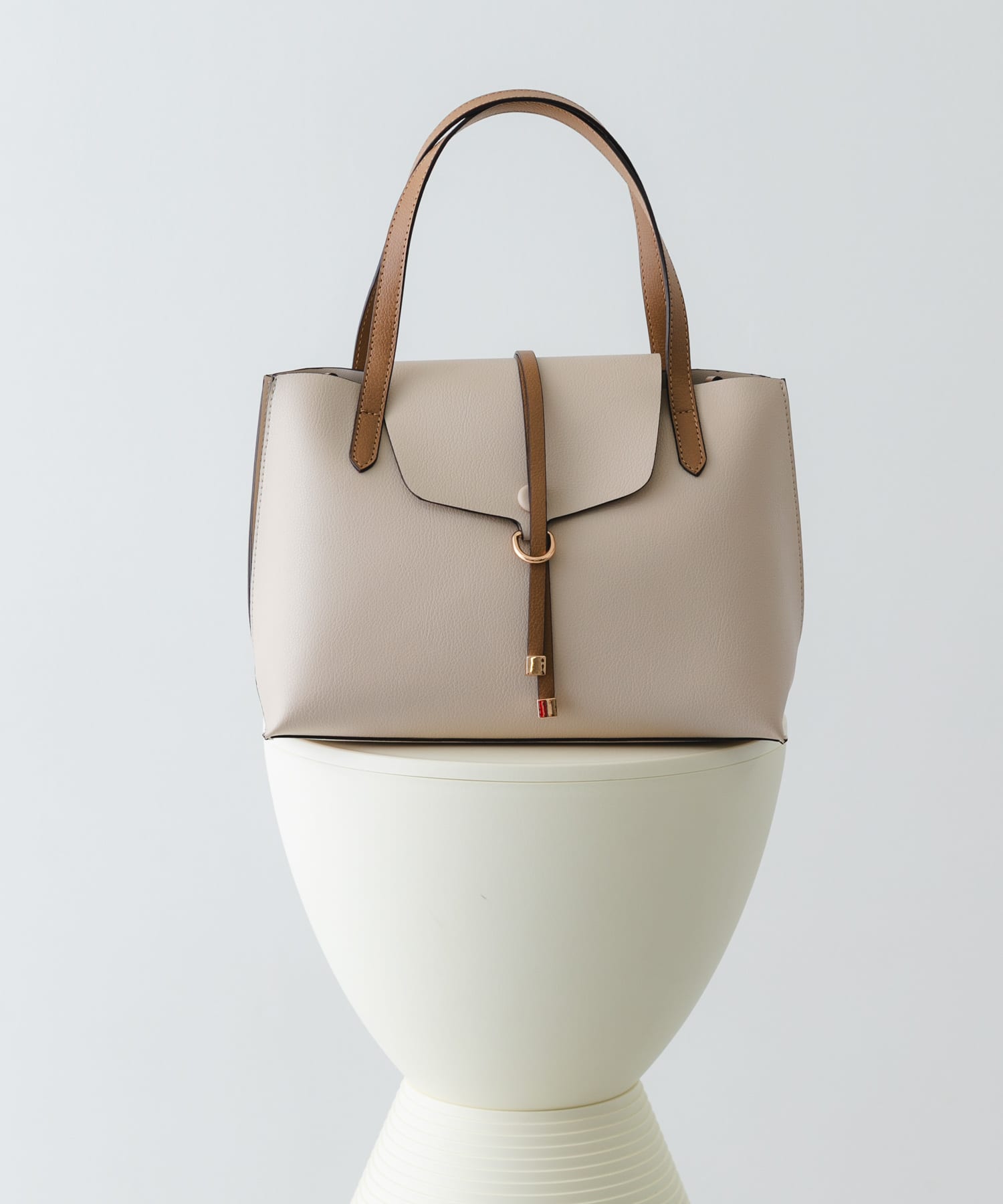 フラップトートバッグ