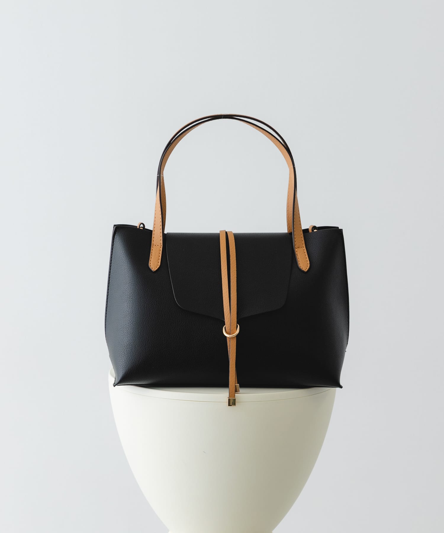 フラップトートバッグ