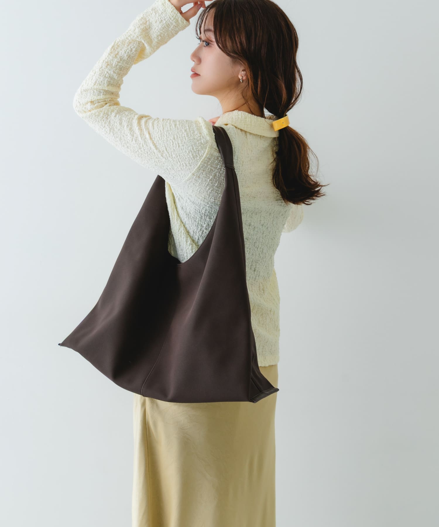 スエード調ワンハンドルトートバッグ BROWN One