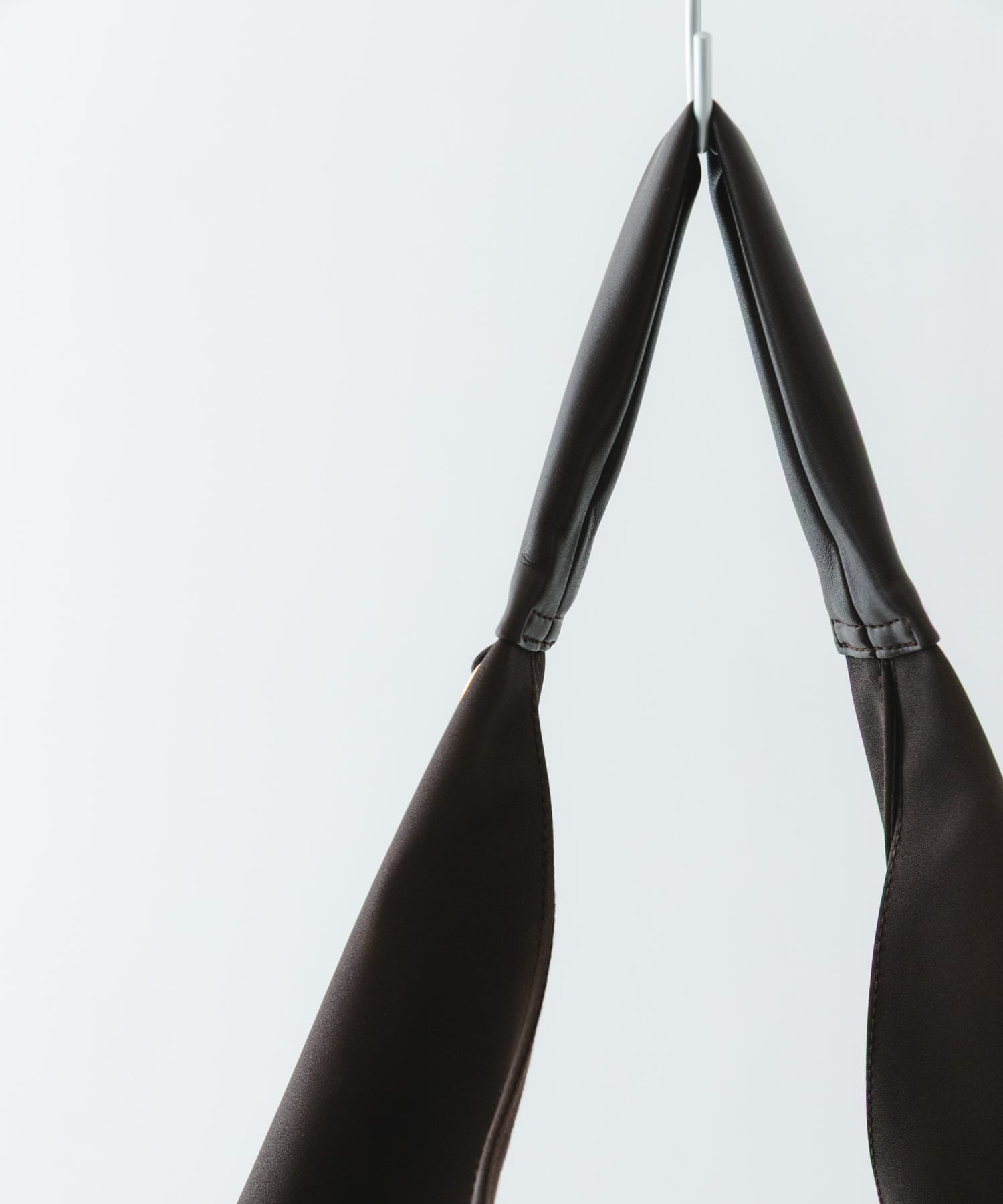 スエード調ワンハンドルトートバッグ BROWN One