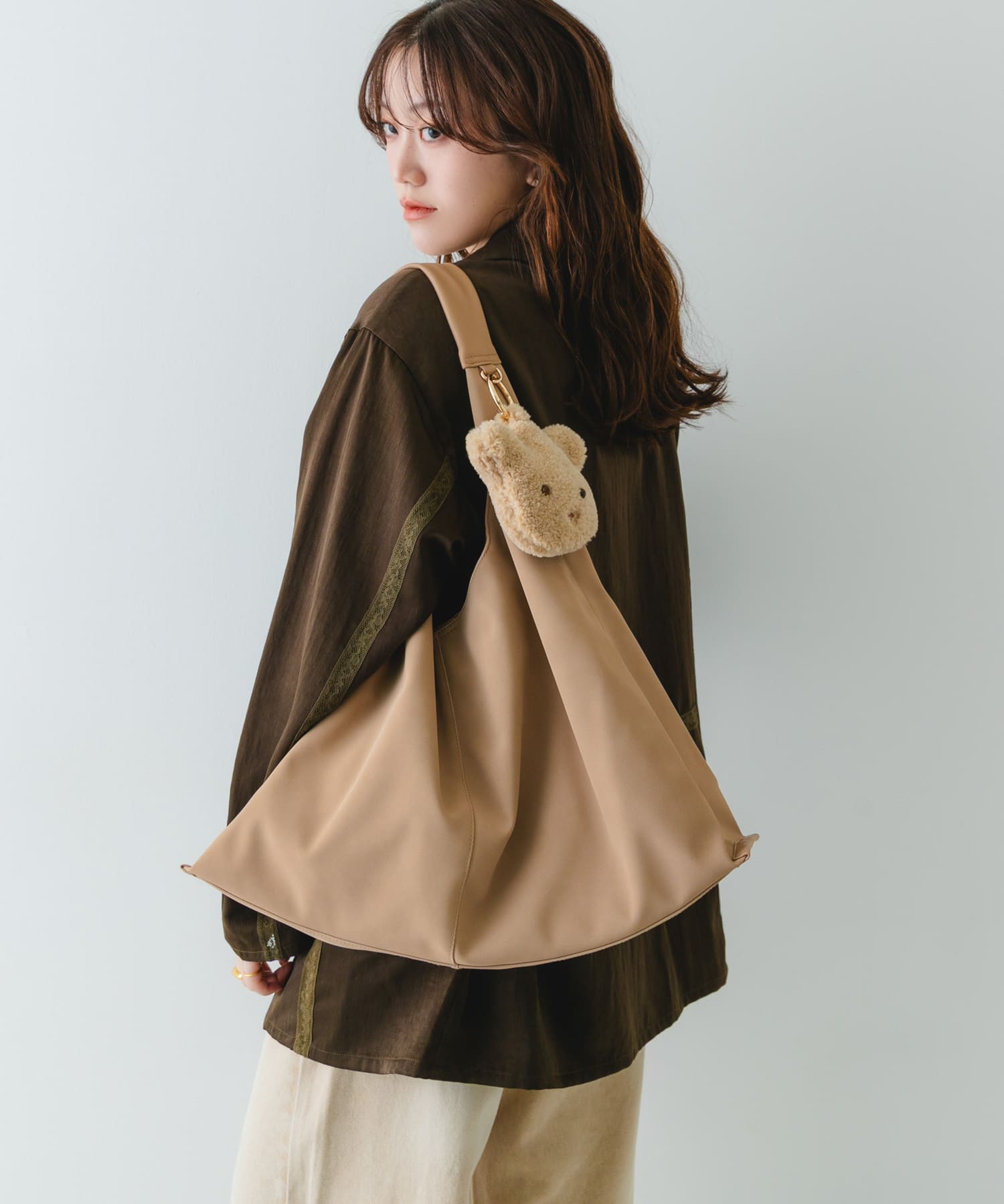 スエード調ワンハンドルトートバッグ BEIGE One
