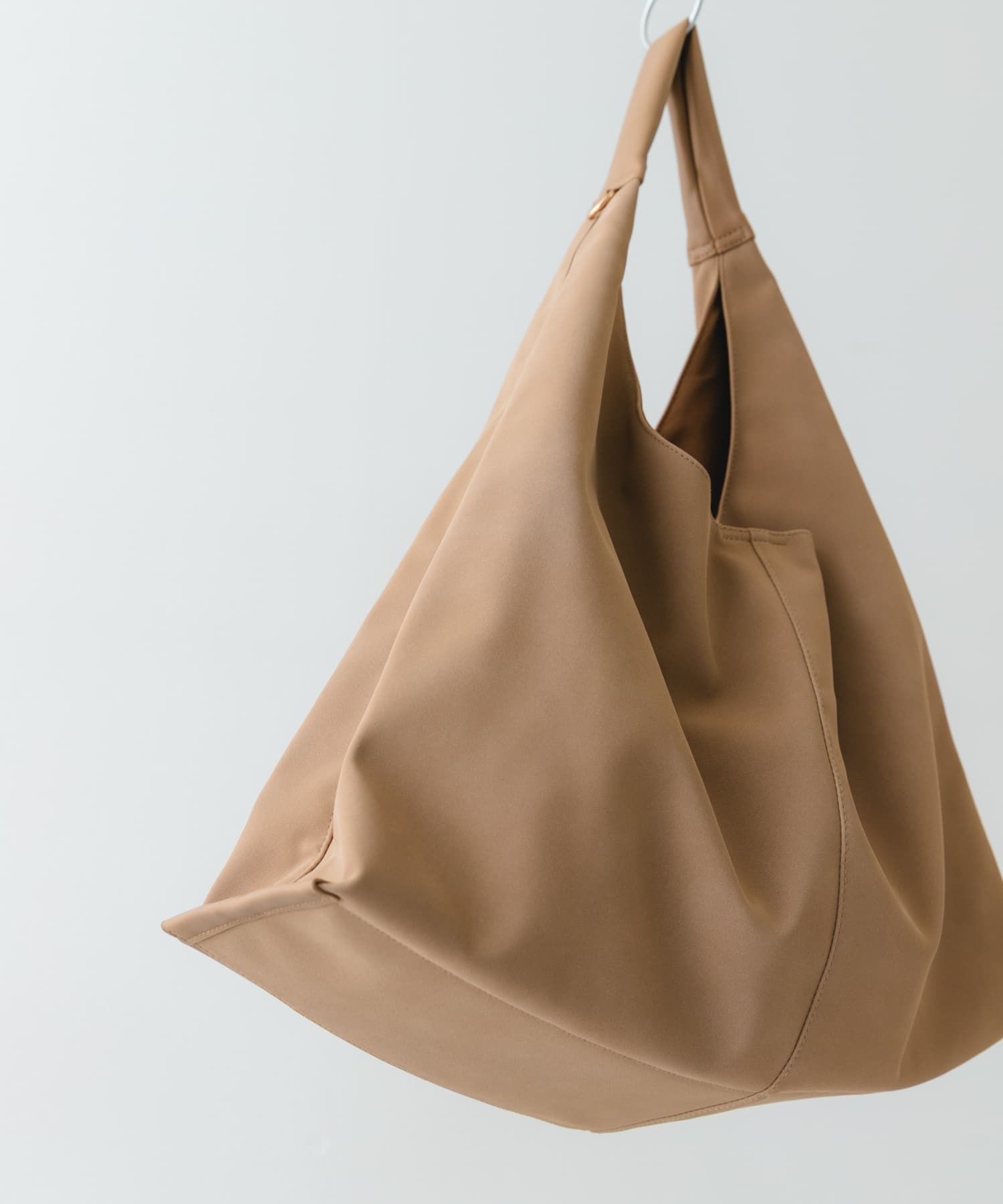 スエード調ワンハンドルトートバッグ BEIGE One