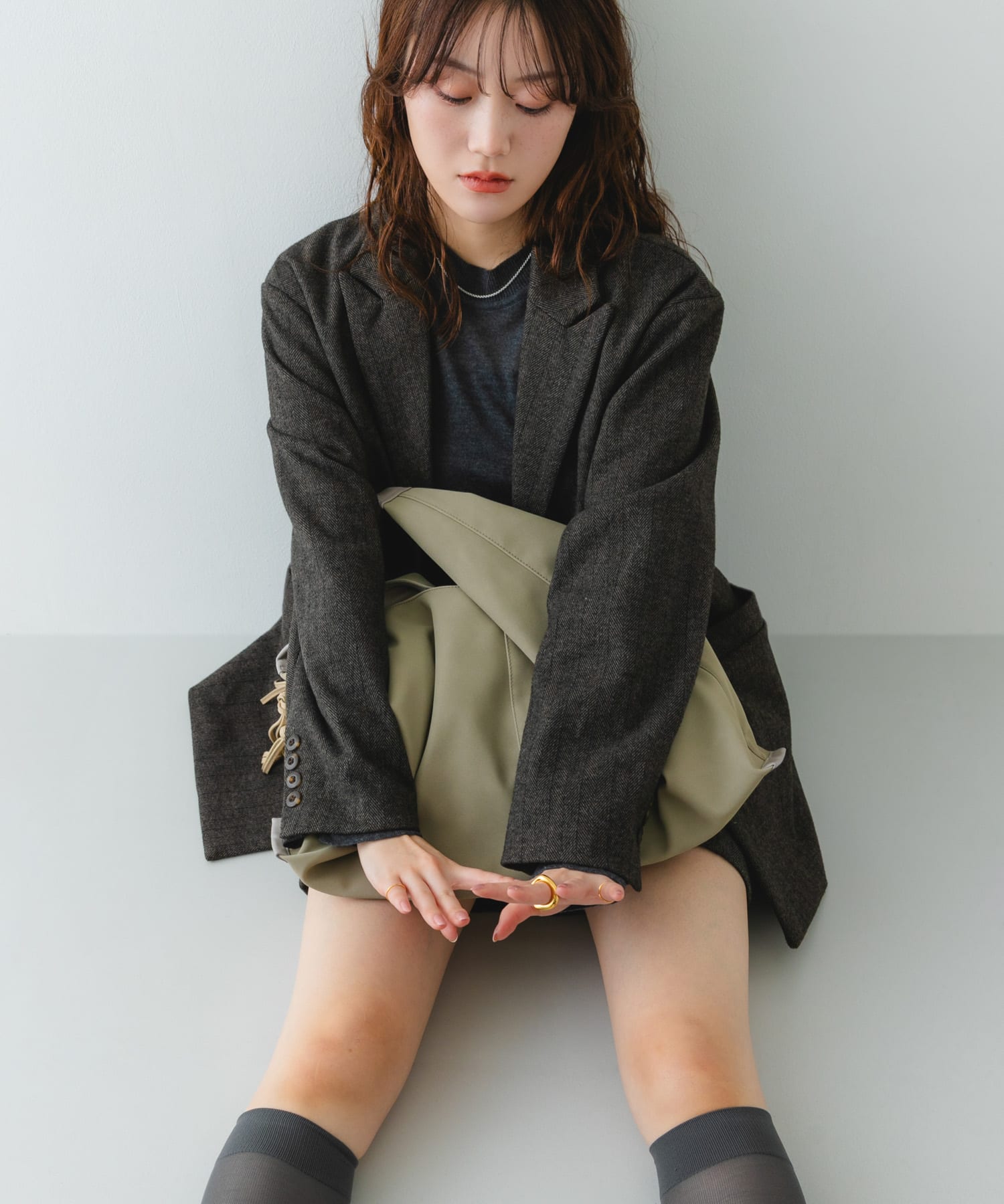 GRAY