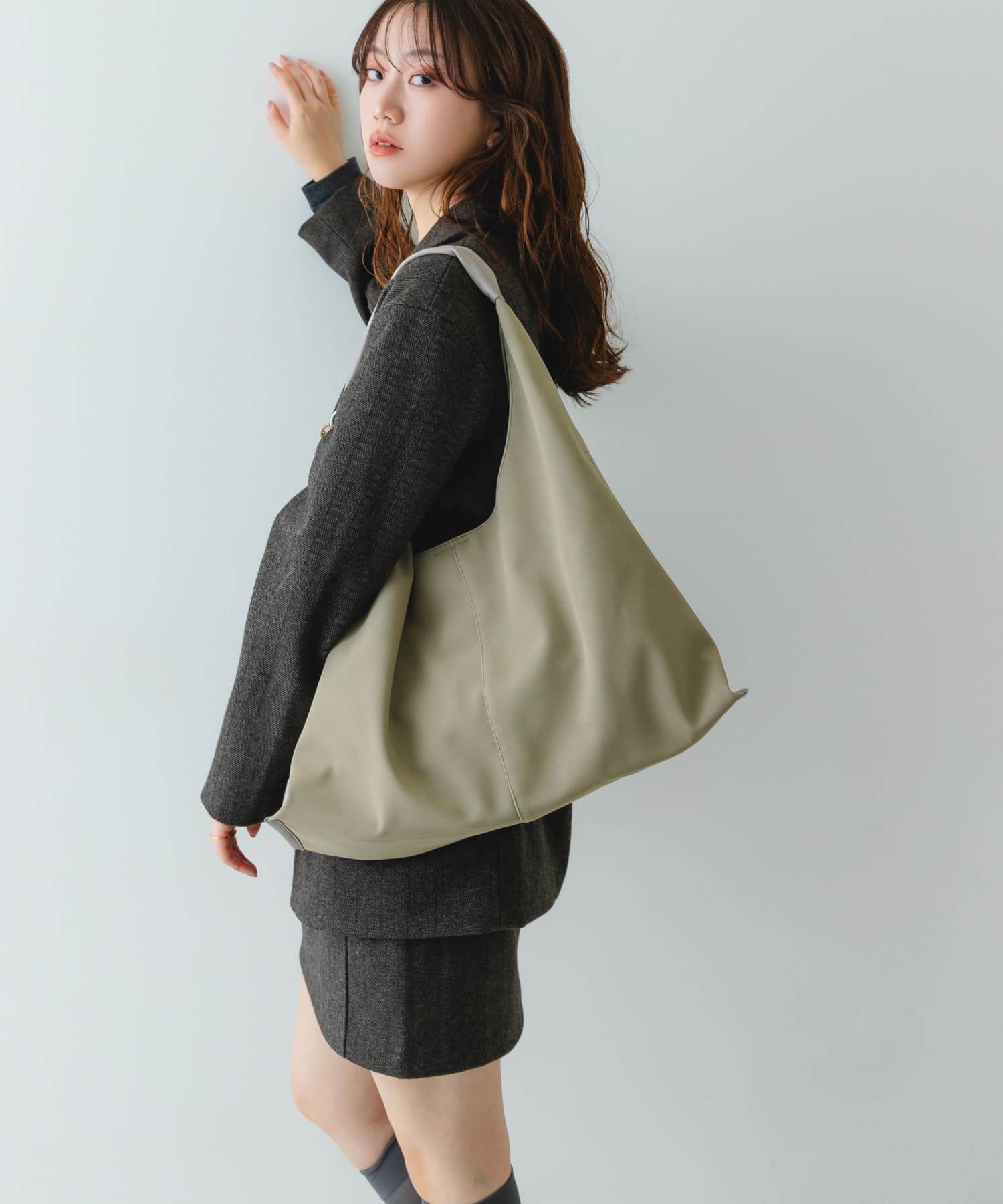 スエード調ワンハンドルトートバッグ GRAY One