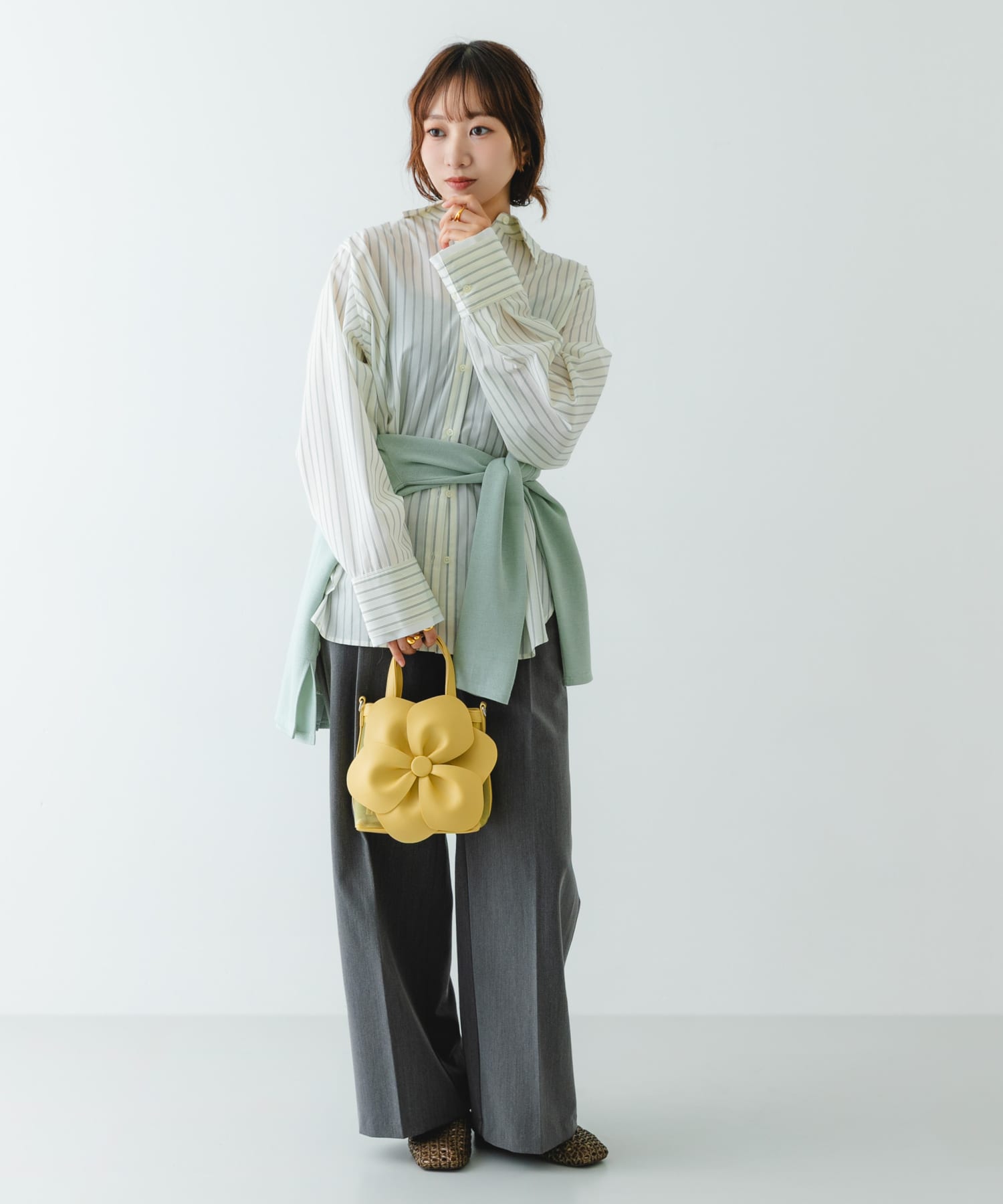 フラワーモチーフシアーバッグ EGG One