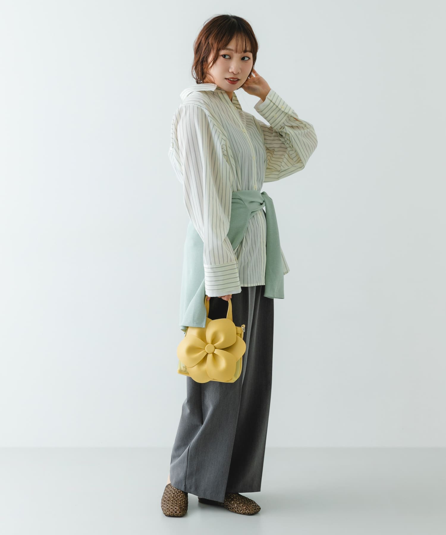 フラワーモチーフシアーバッグ EGG One