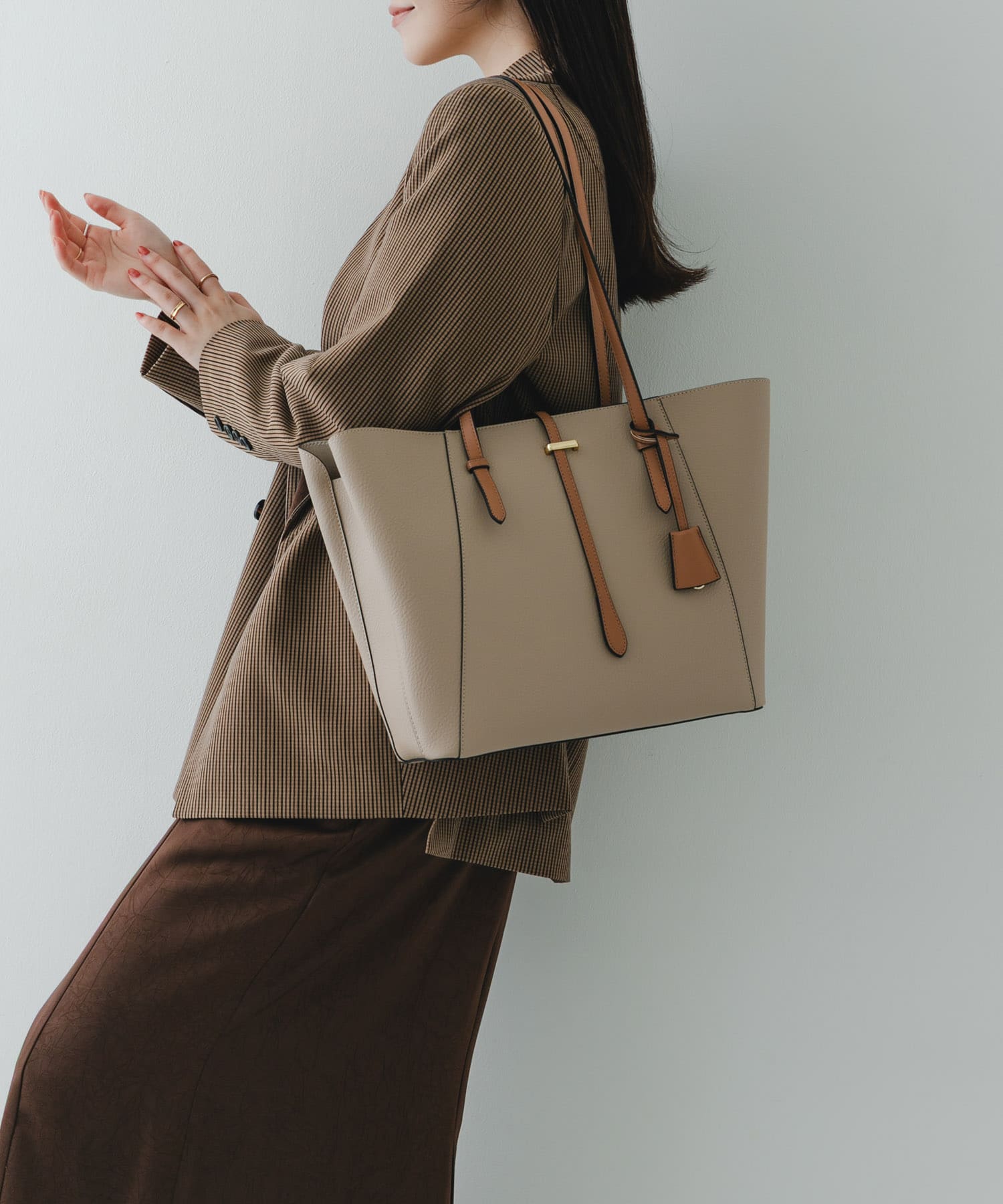 SAND BEIGE