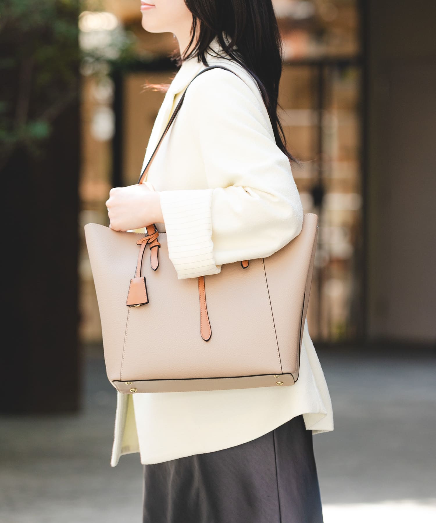 チャーム付A4トートバッグ(one IVORY): バッグ｜URBAN RESEARCH公式