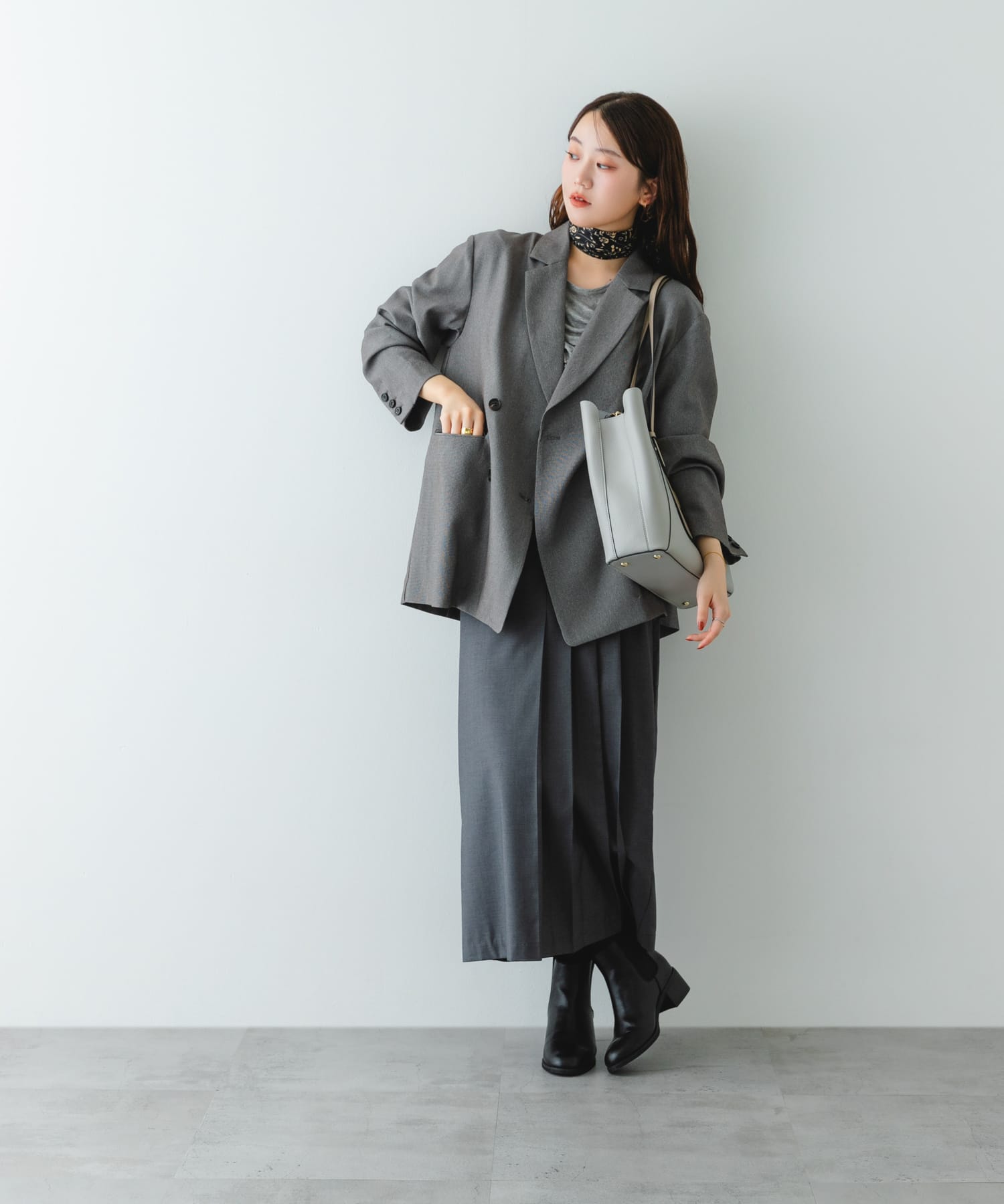 チャーム付A4トートバッグ GRAY one