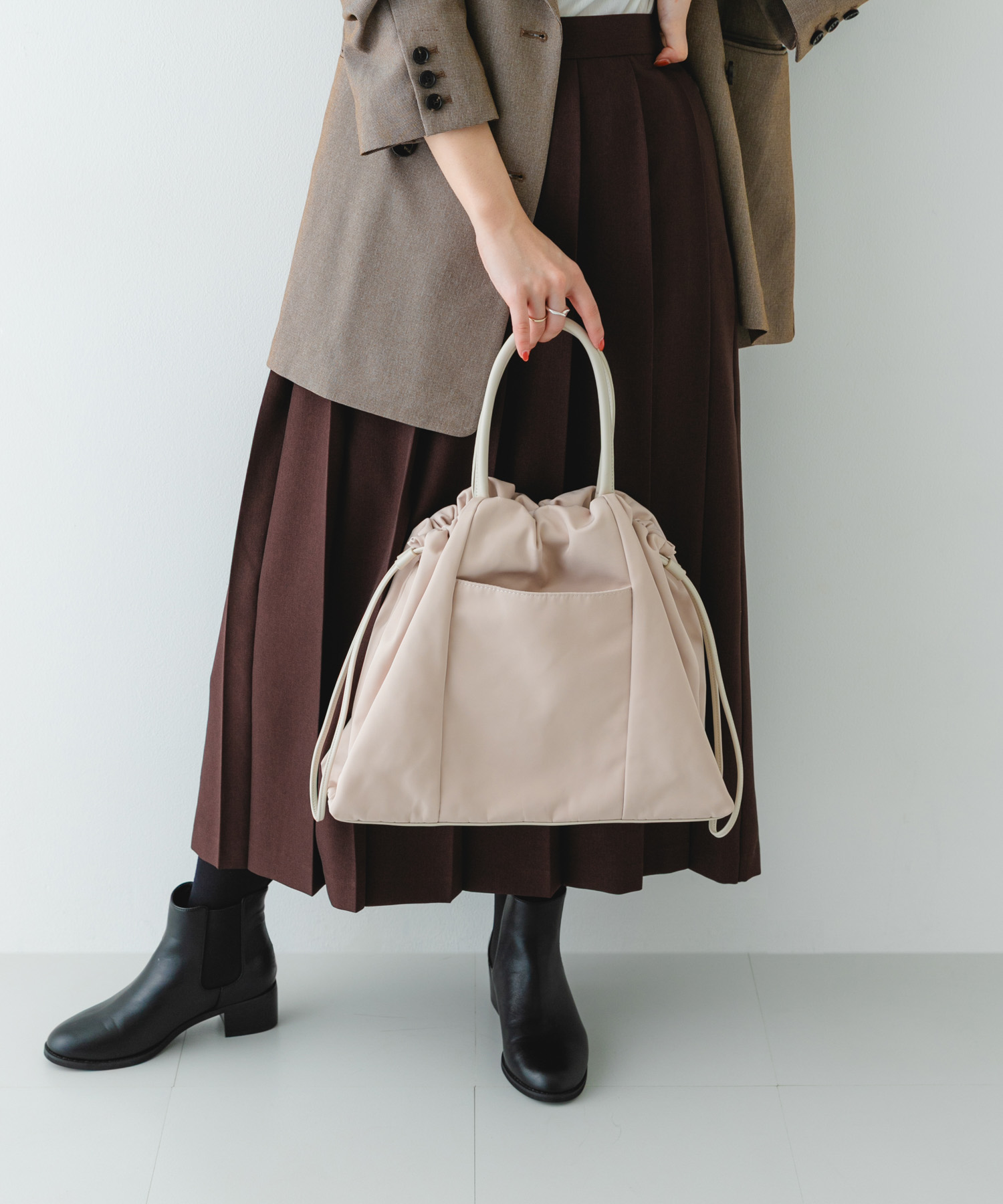 ショルダー付撥水キンチャクバッグ IVORY one