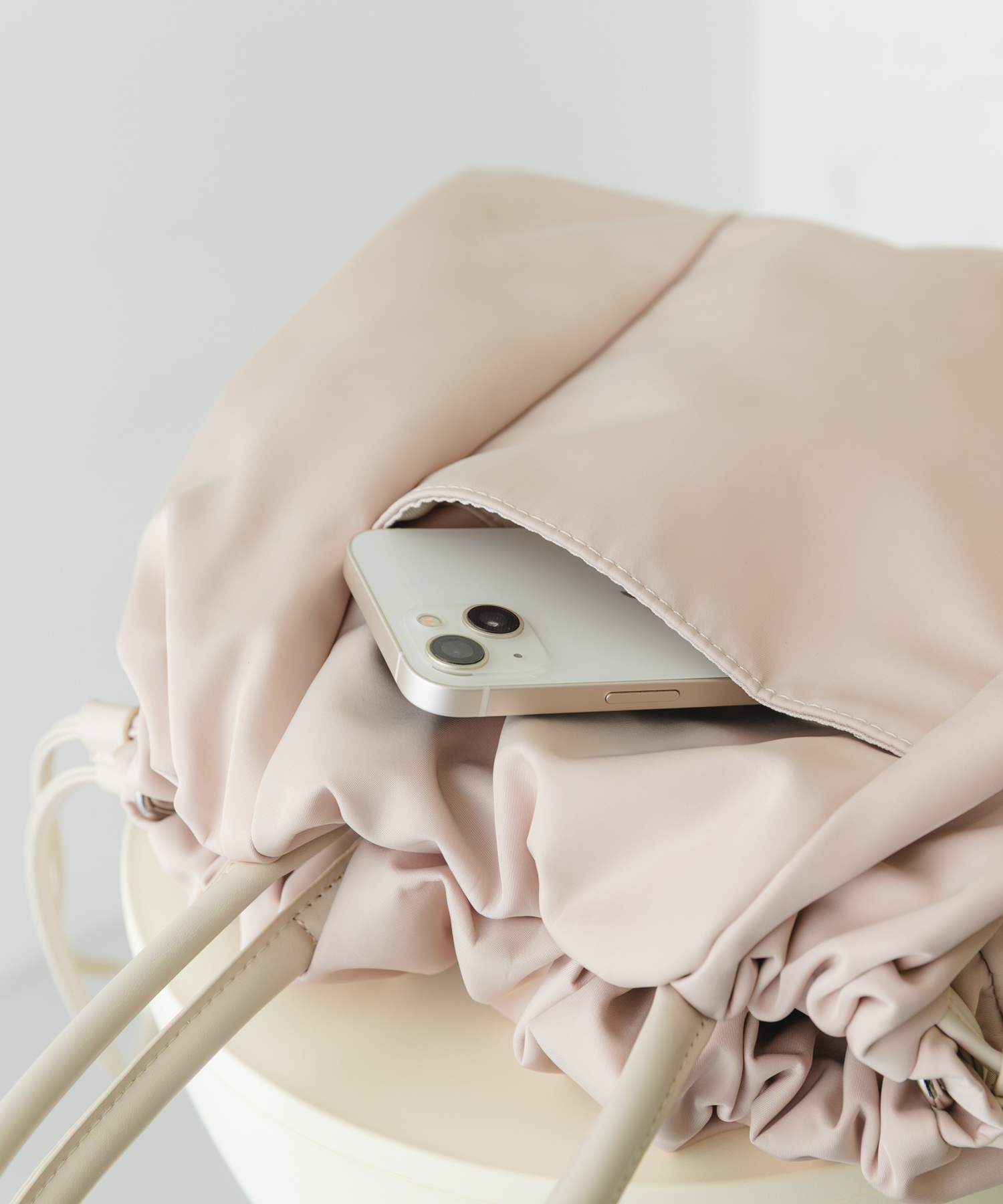 ショルダー付撥水キンチャクバッグ IVORY one