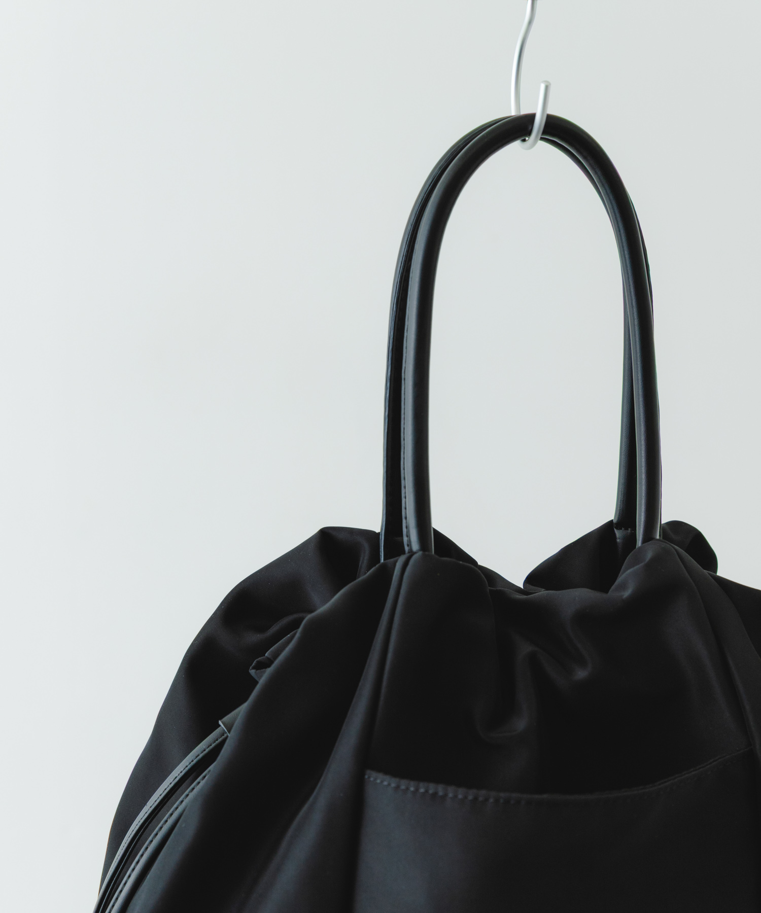 ショルダー付撥水キンチャクバッグ BLACK one