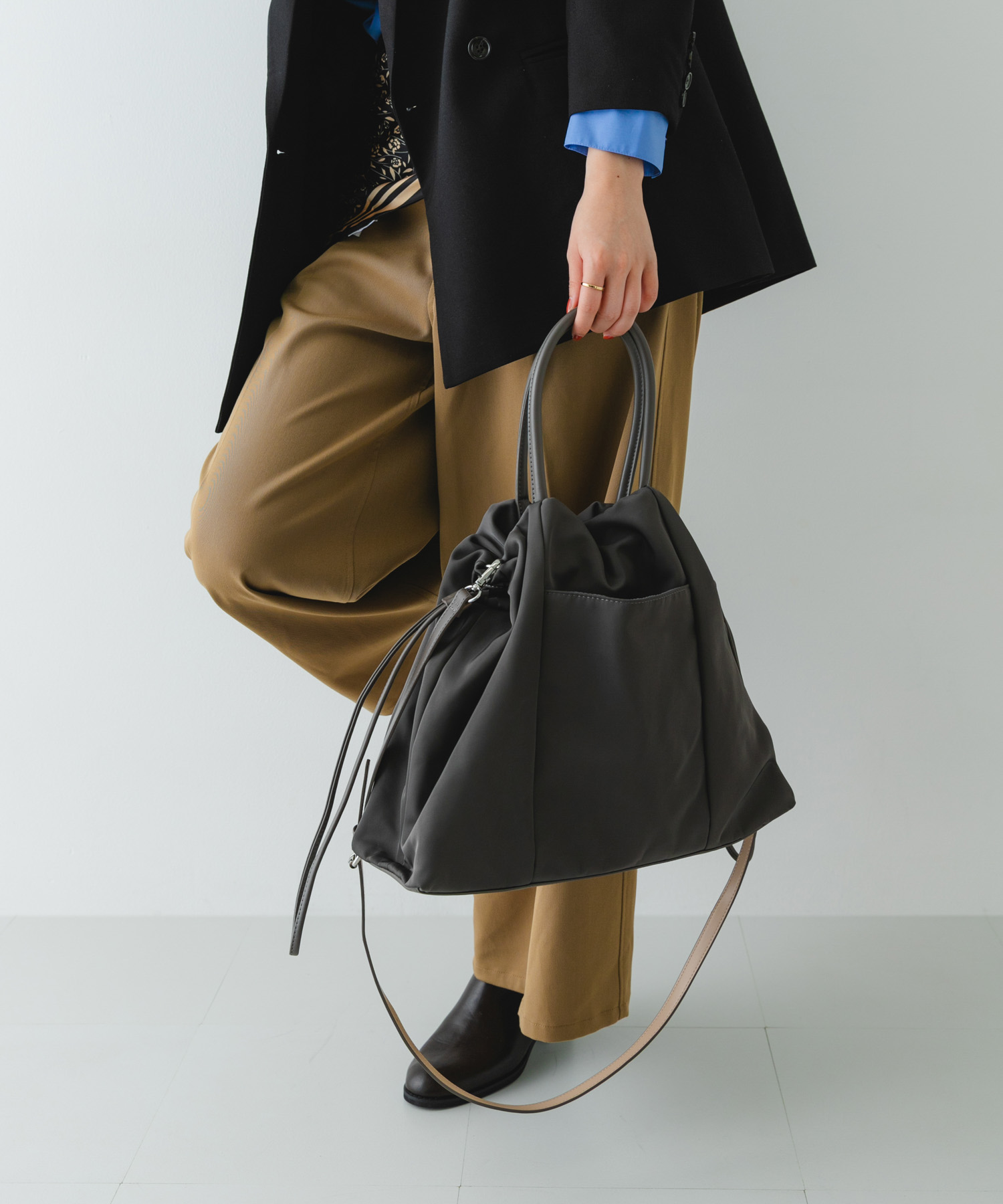 ショルダー付撥水キンチャクバッグ GRAY one