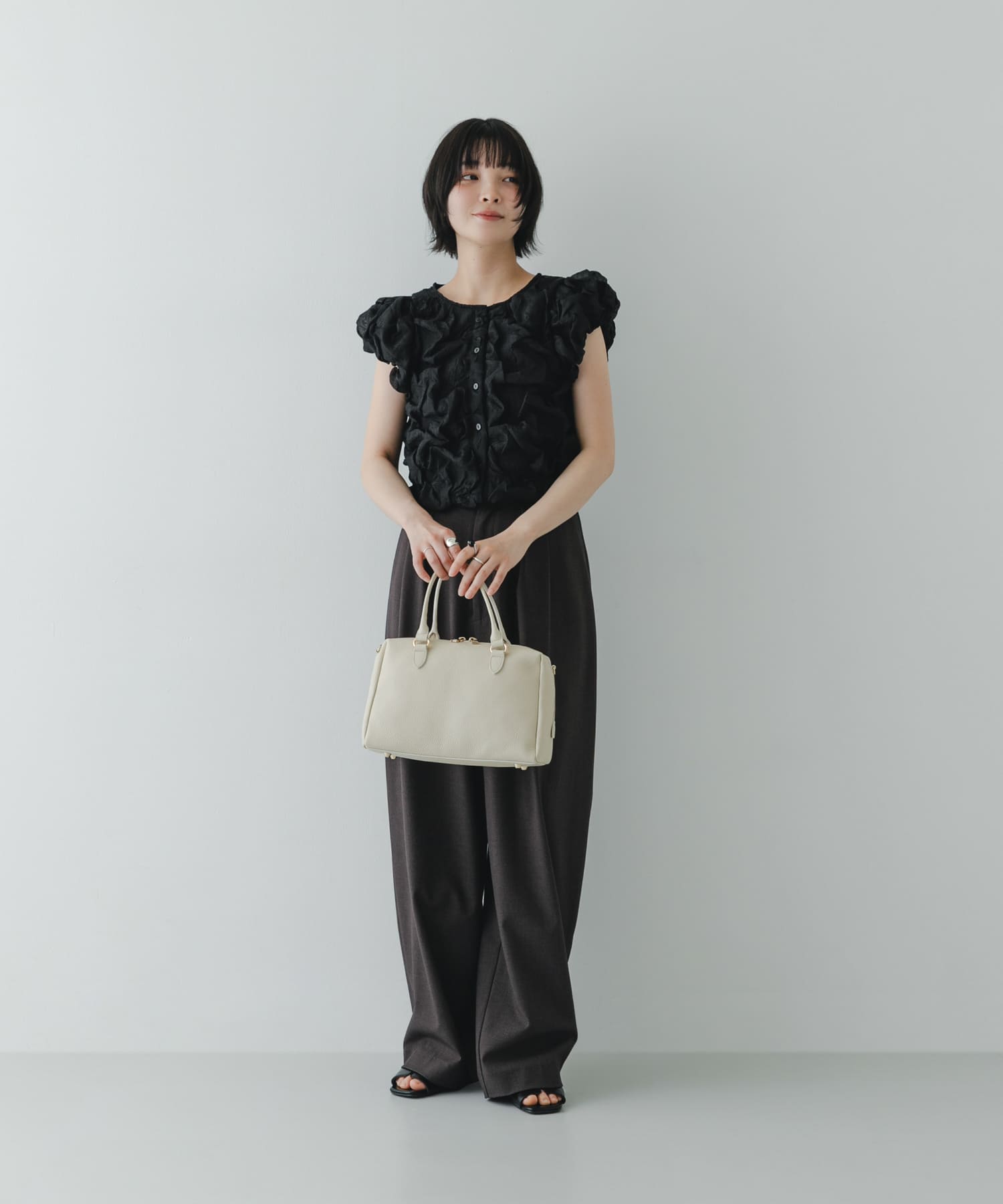 『Mサイズ』レザーボストンバッグ OFF one